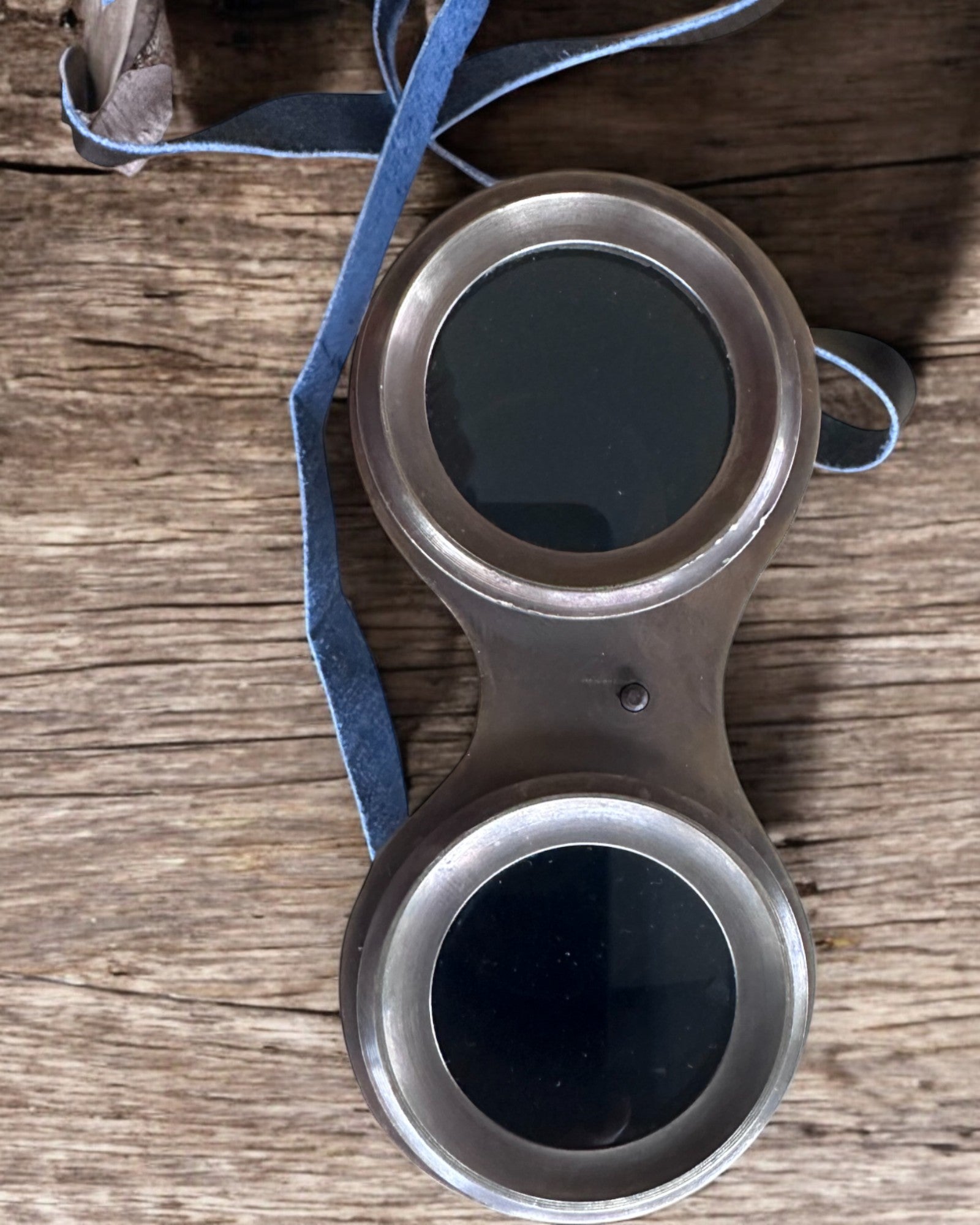 Lornetka z etui skórzanym Victorian's Eye, 11 cm Mosiężna, Ręcznie zdobiona, personalizacja grawerem na prezent