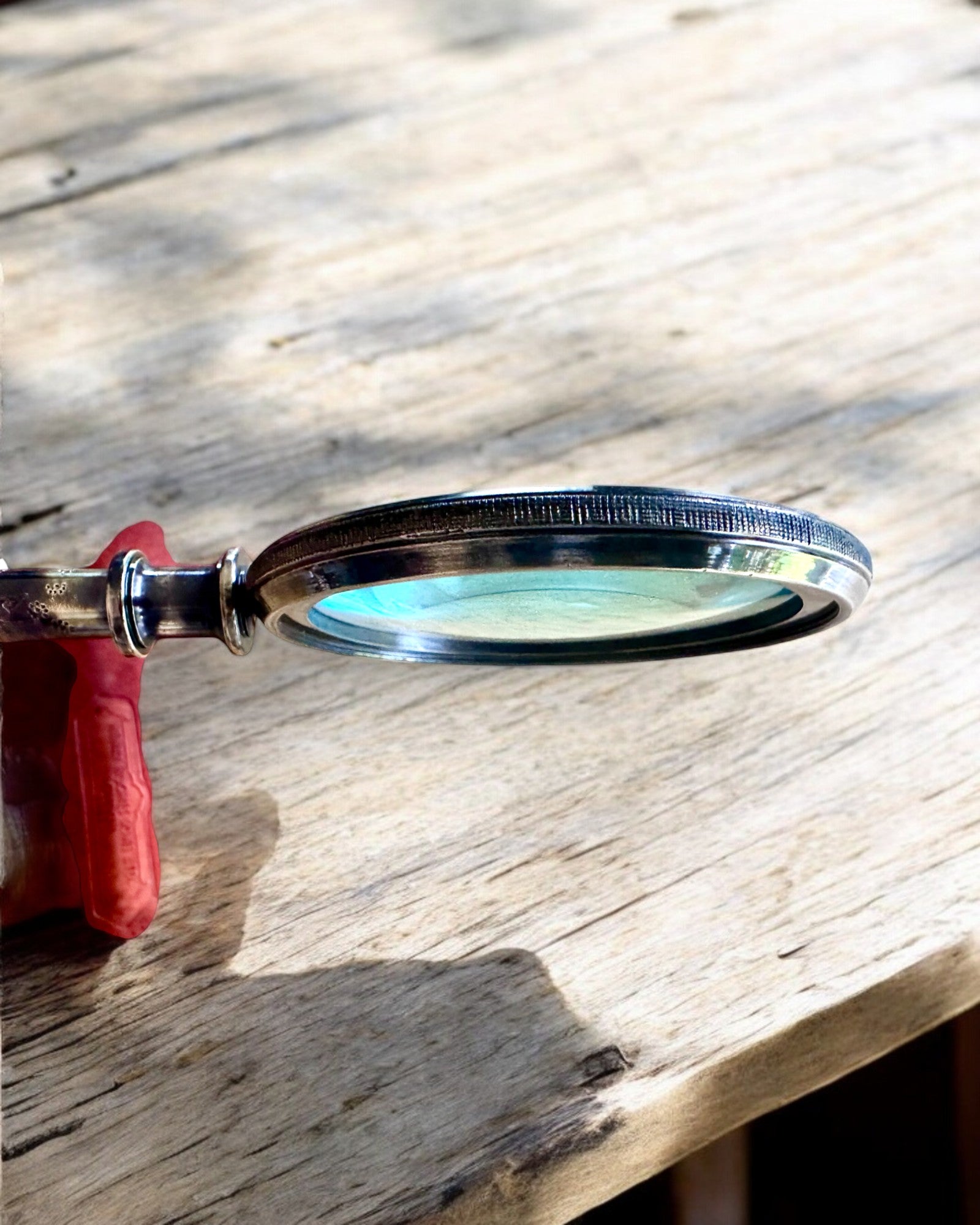 Mosadzná lupa Navigator 1941 s koženým puzdrom – ručne vyrobená, prémiová, možnosť personalizácie ako darček