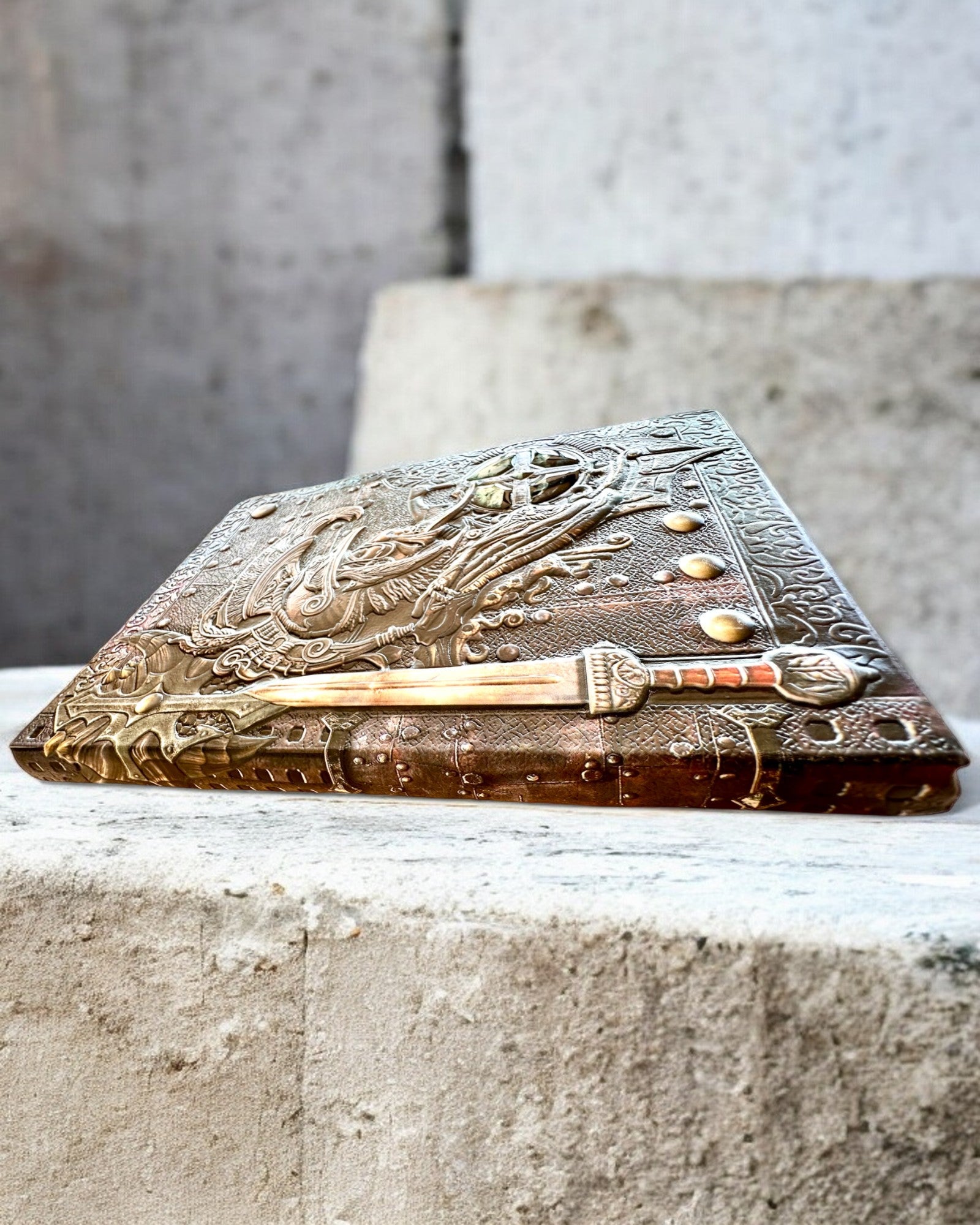 Kronika Bojovníka Zápisník s Motívom Rytiera, zápisník s možnosťou personalizovania gravírovaním na darček