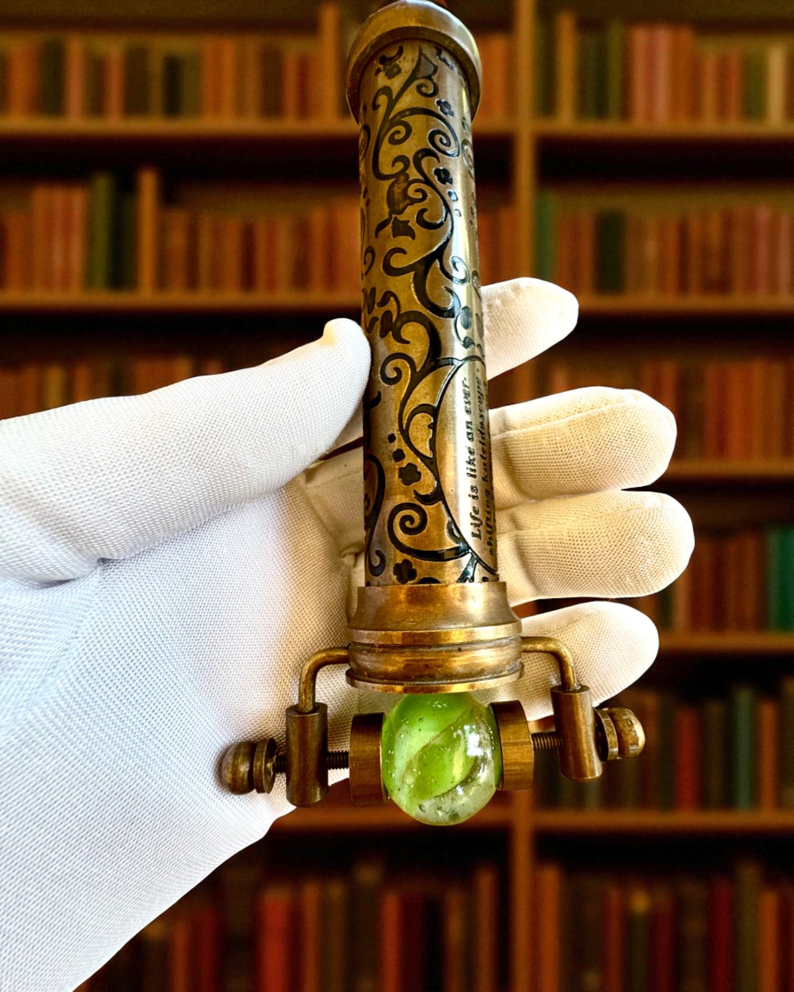 Vintage kaleidoskop „Emerald Dreams“, 15 cm – ručne vyrobený, s možnosťou personalizácie gravírovaním ako darček