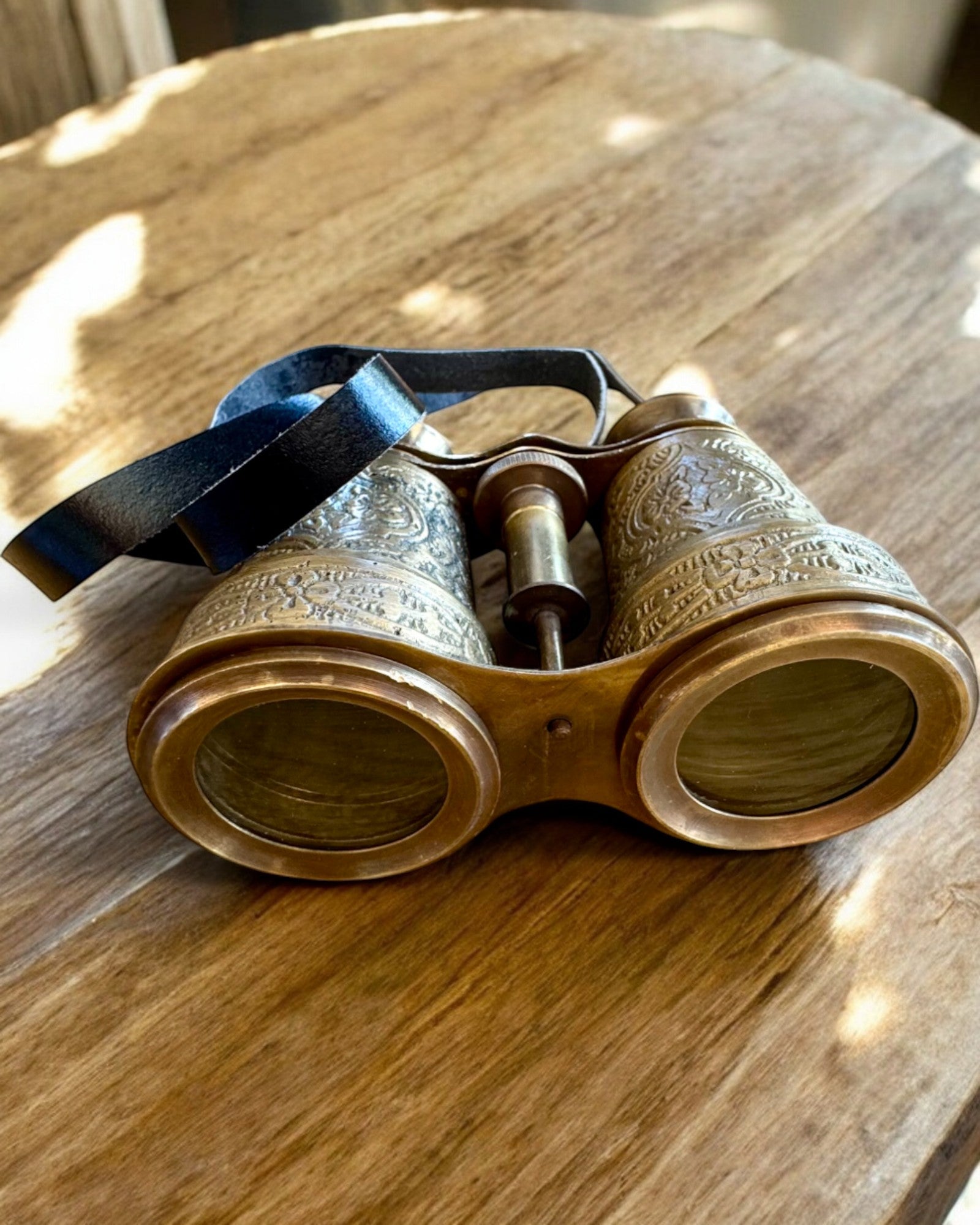 Ďalekohľad s koženým puzdrom Victorian's Eye, 11 cm Mosadzný, Ručne zdobený, personalizácia gravírovaním ako darček