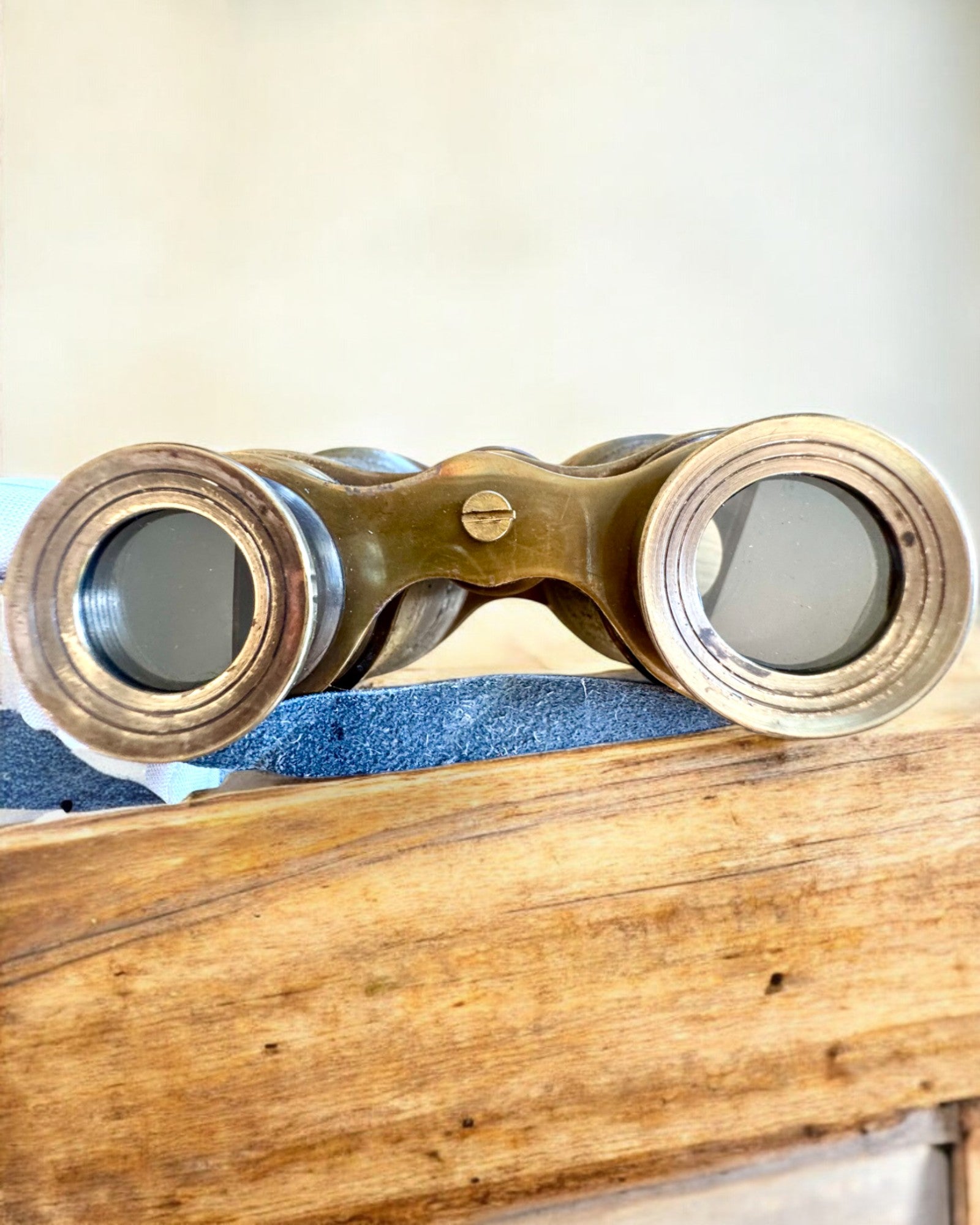 Ďalekohľad s koženým puzdrom Victorian's Eye, 11 cm Mosadzný, Ručne zdobený, personalizácia gravírovaním ako darček