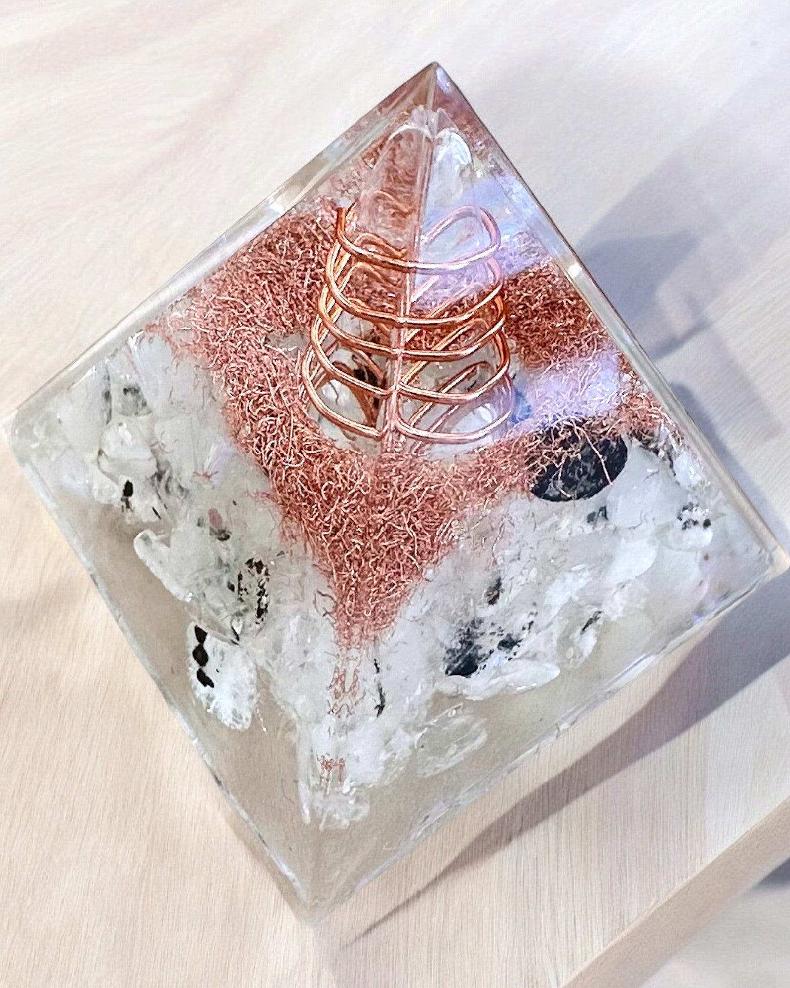 Orgonitová energetická pyramídka "Copper Harmony"