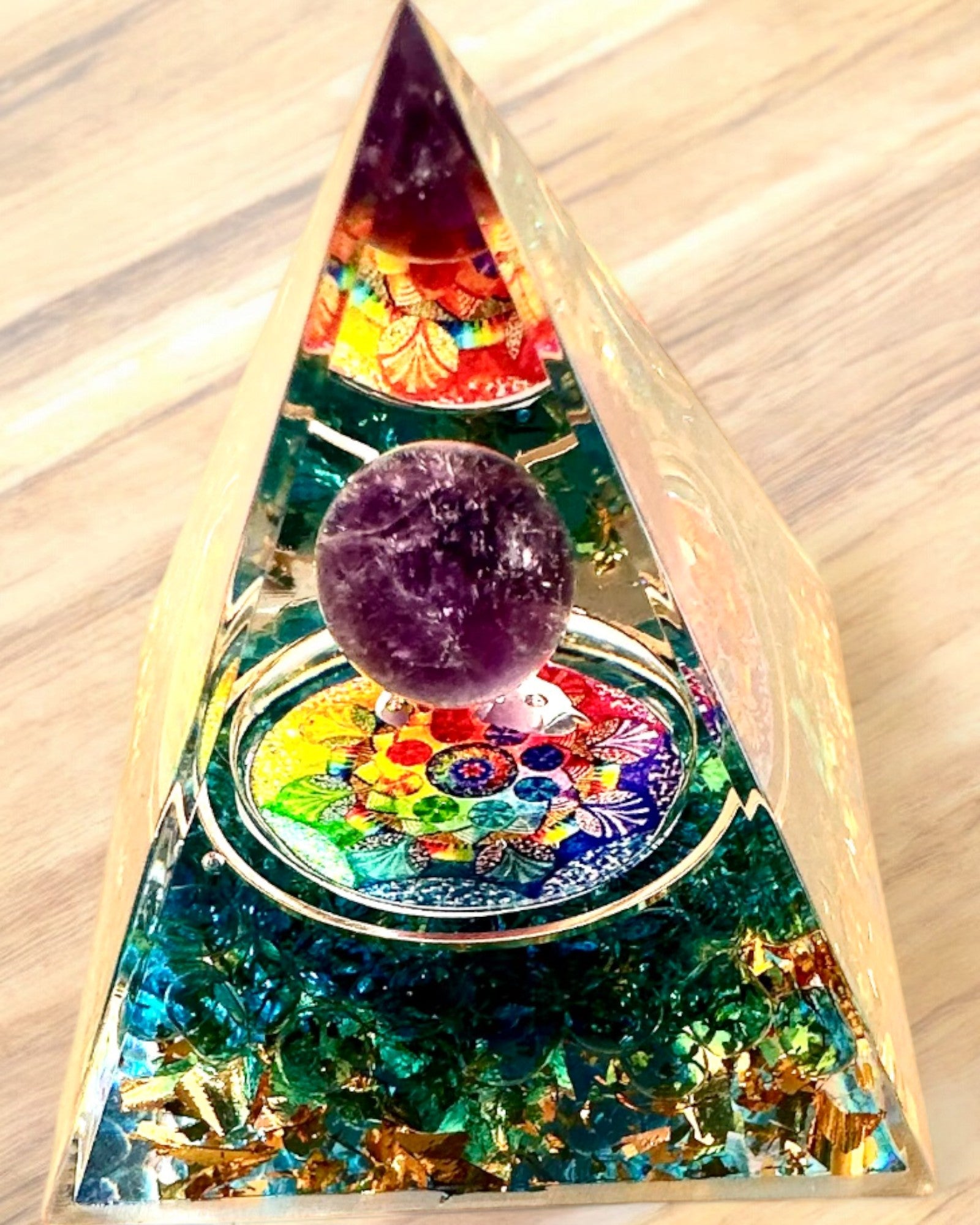 Orgonitová energetická pyramídka "Mystic Aura"