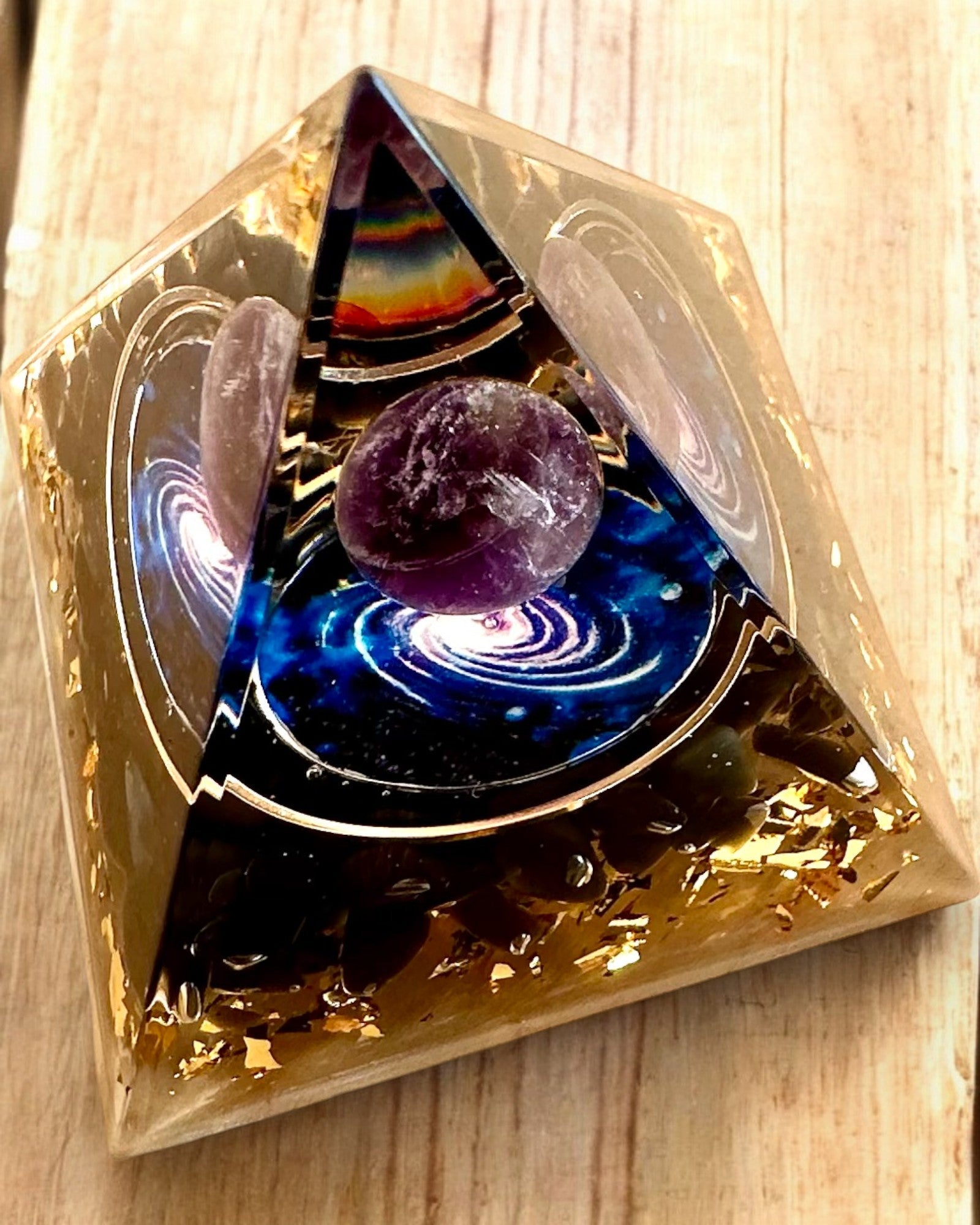 Orgonitová energetická pyramídka "Kozmická pyramída" Galaktická esencia, na darček