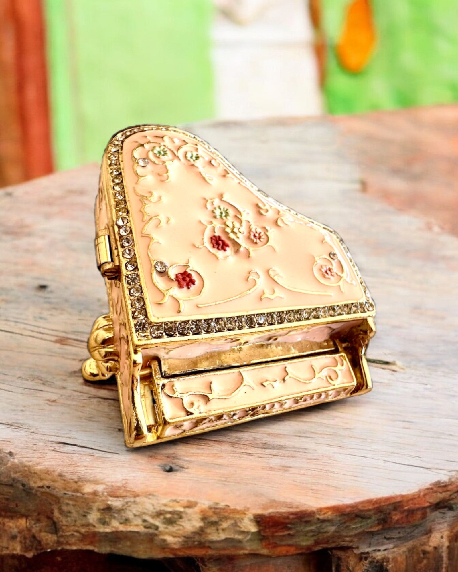 Elegantná šperkovnica "Mini klavír - ruže klasiky" - s možnosťou gravírovania ako darček