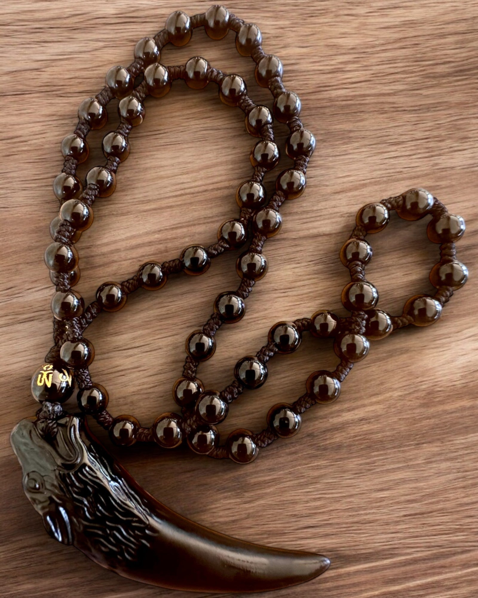 Wilczy Zub Jadeitový - Amulet Sily a Ochrany, možnosť personalizácie gravírovaním na darček