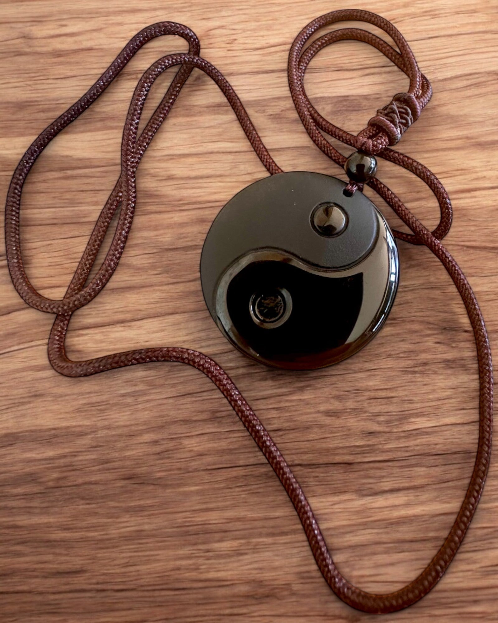 Boho náhrdelník z obsidiánu Yin Yang Tai Chi, možnosť personalizácie gravírovaním na darček