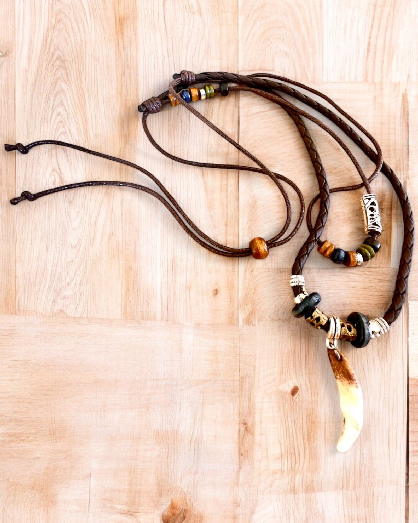 Wilczy Ząb - Náhrdelník Sily - možnosť personalizácie gravírovaním na darček