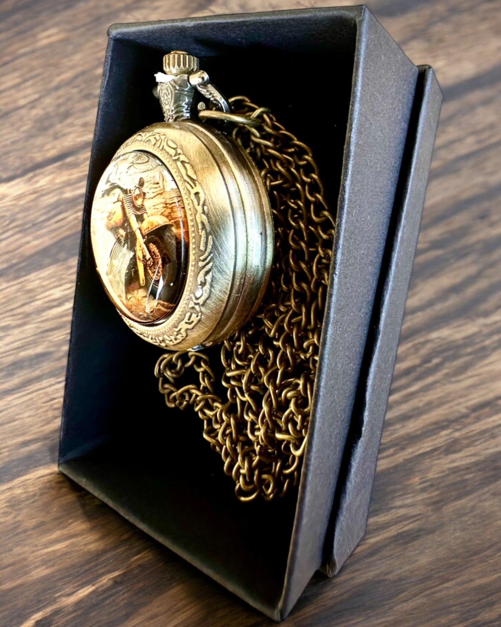 Retro vreckové hodinky "Motocyklový štýl", možnosť personalizácie gravírovaním na darček