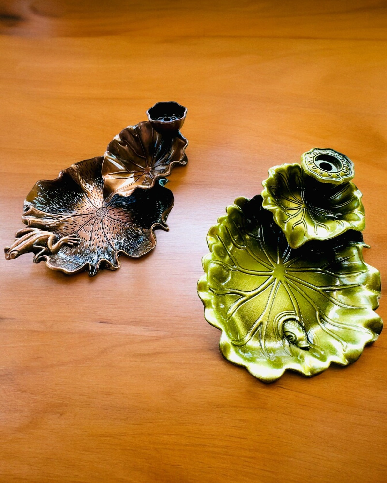 Elegantný kovový držiak na kadidlo Lotosový list - 4 varianty na výber, možnosť personalizácie gravírovaním na darček