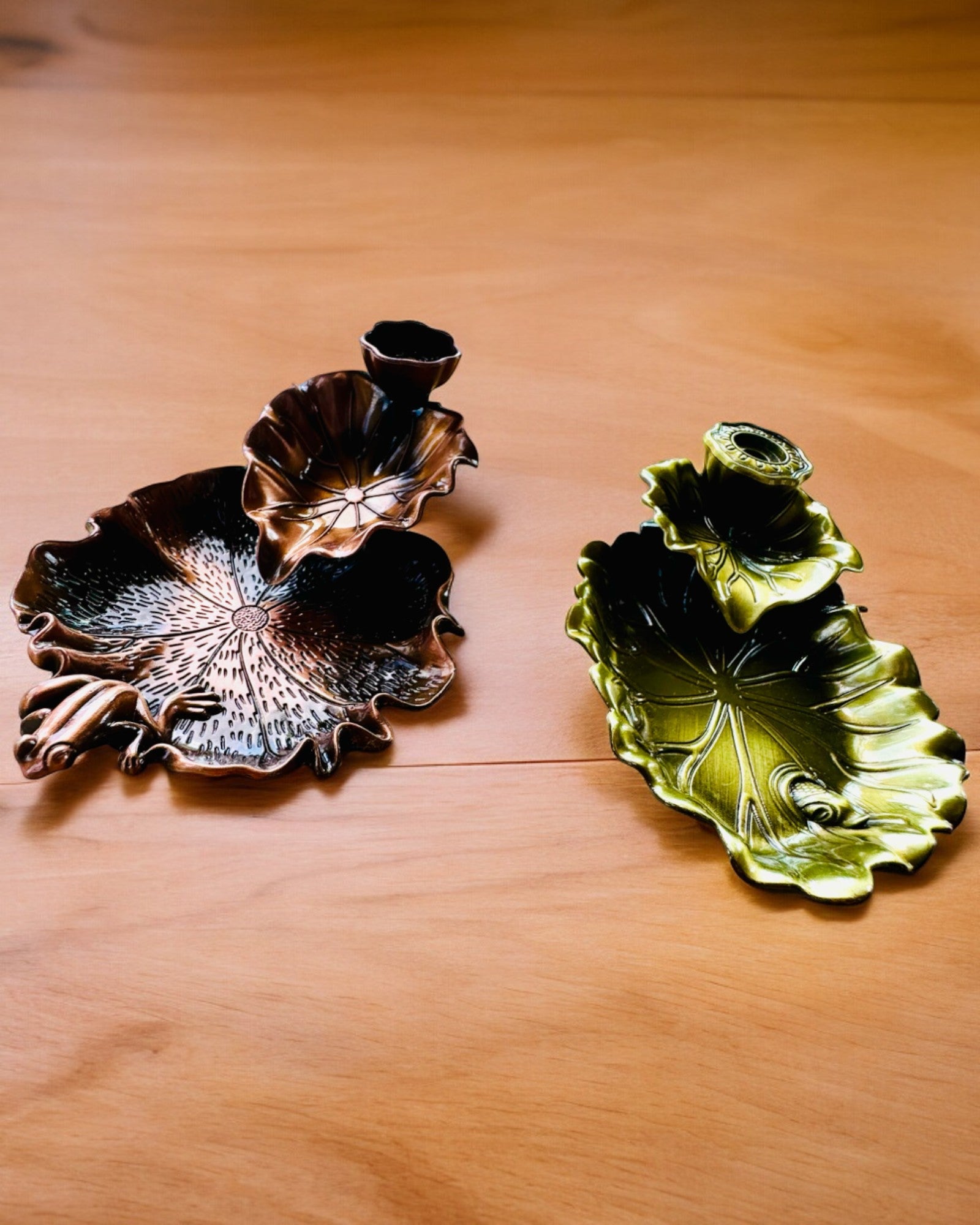 Elegantný kovový držiak na kadidlo Lotosový list - 4 varianty na výber, možnosť personalizácie gravírovaním na darček