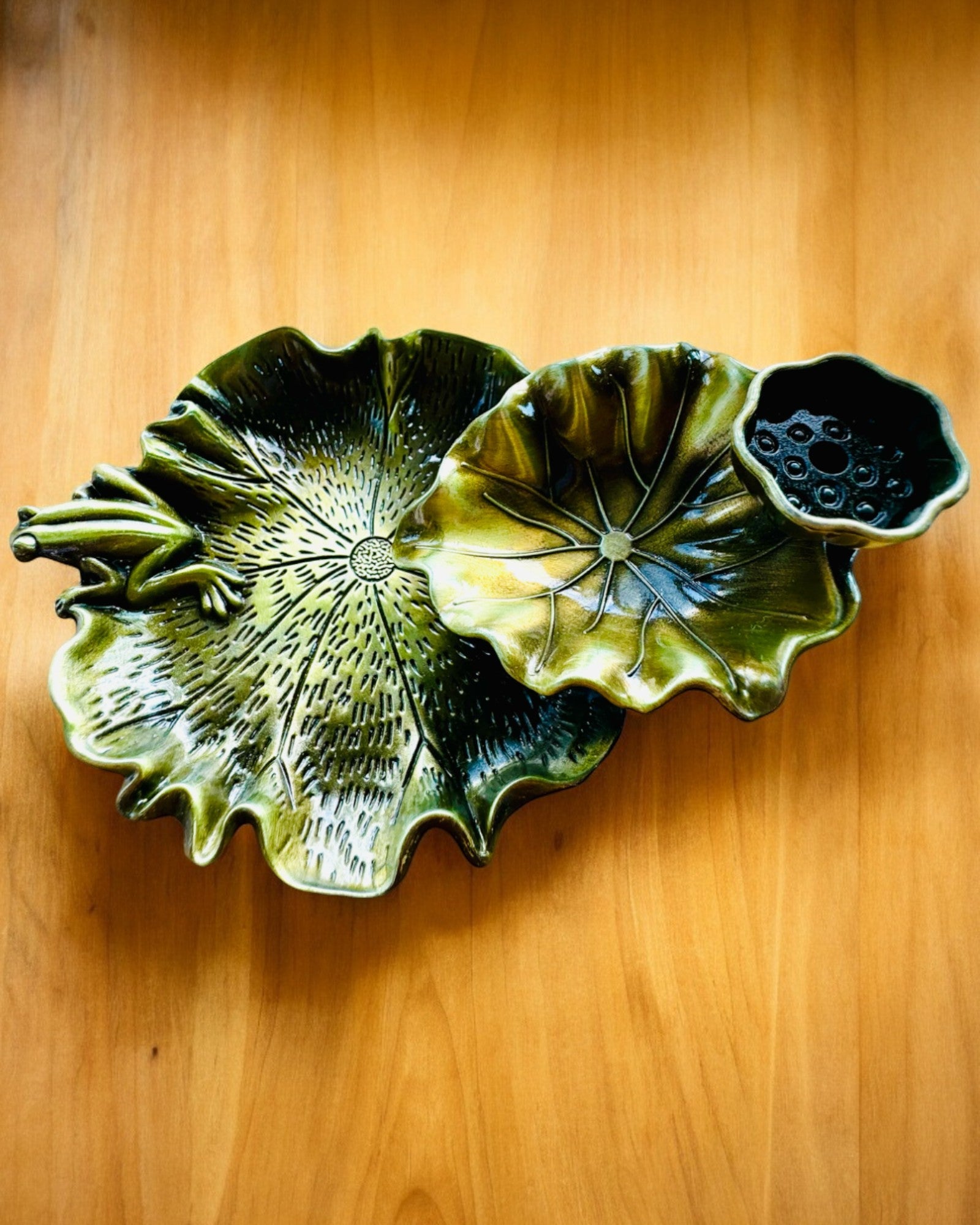 Elegantný kovový držiak na kadidlo Lotosový list - 4 varianty na výber, možnosť personalizácie gravírovaním na darček