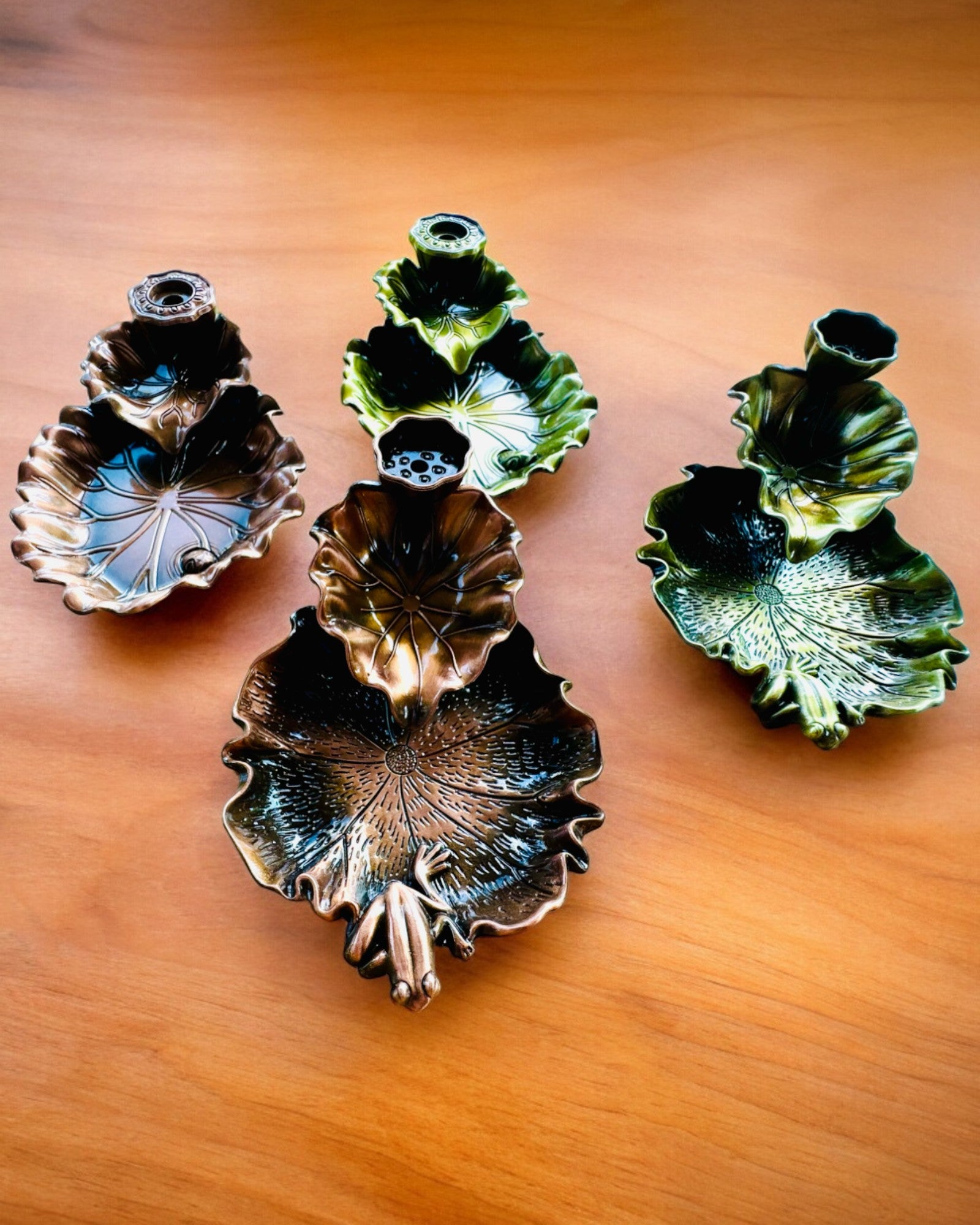 Elegantný kovový držiak na kadidlo Lotosový list - 4 varianty na výber, možnosť personalizácie gravírovaním na darček