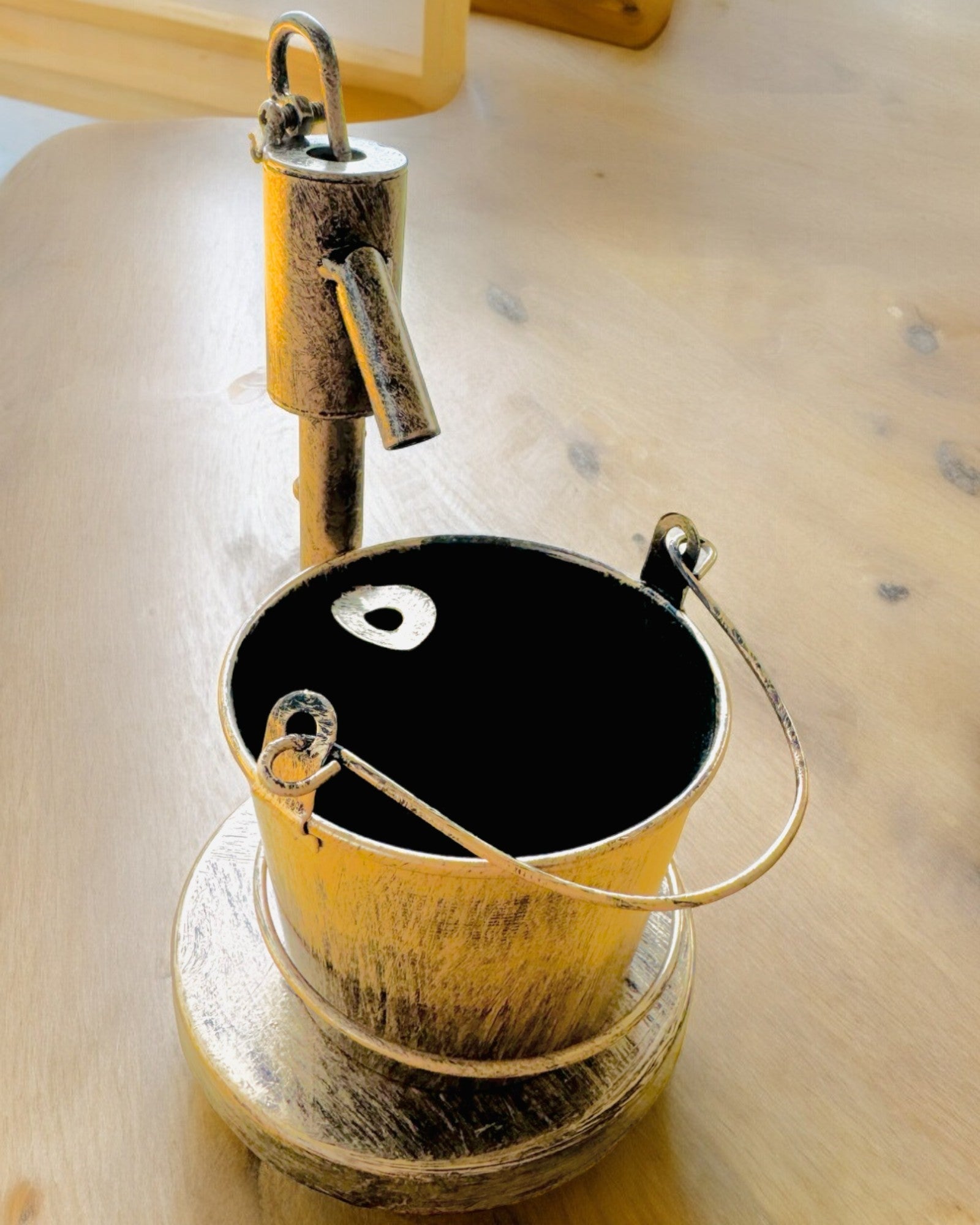 Štýlový kovový popolník "Rustic Charm" 19-23 cm výška, 8 variantov na výber, gravírovanie na želanie