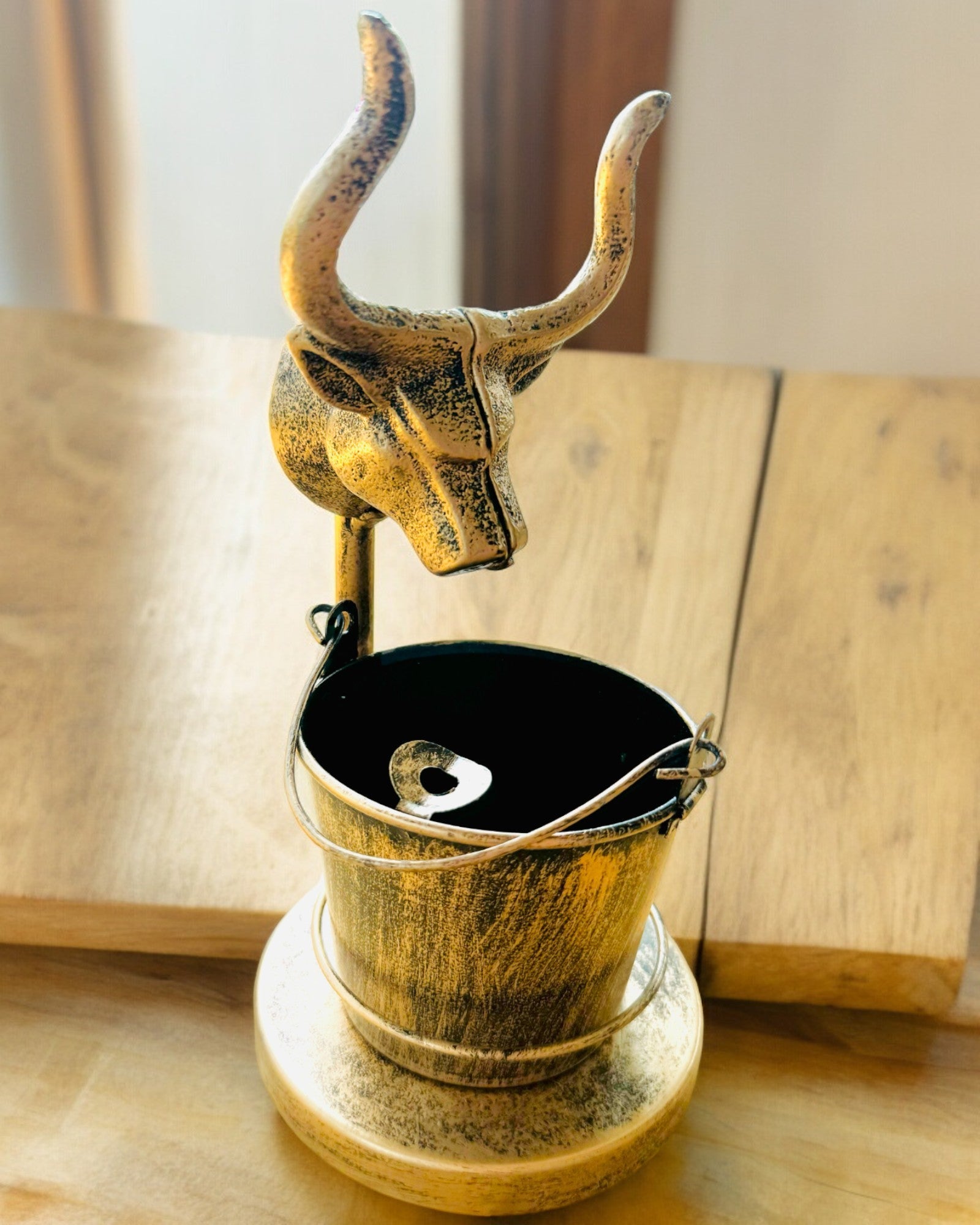Štýlový kovový popolník "Rustic Charm" 19-23 cm výška, 8 variantov na výber, gravírovanie na želanie