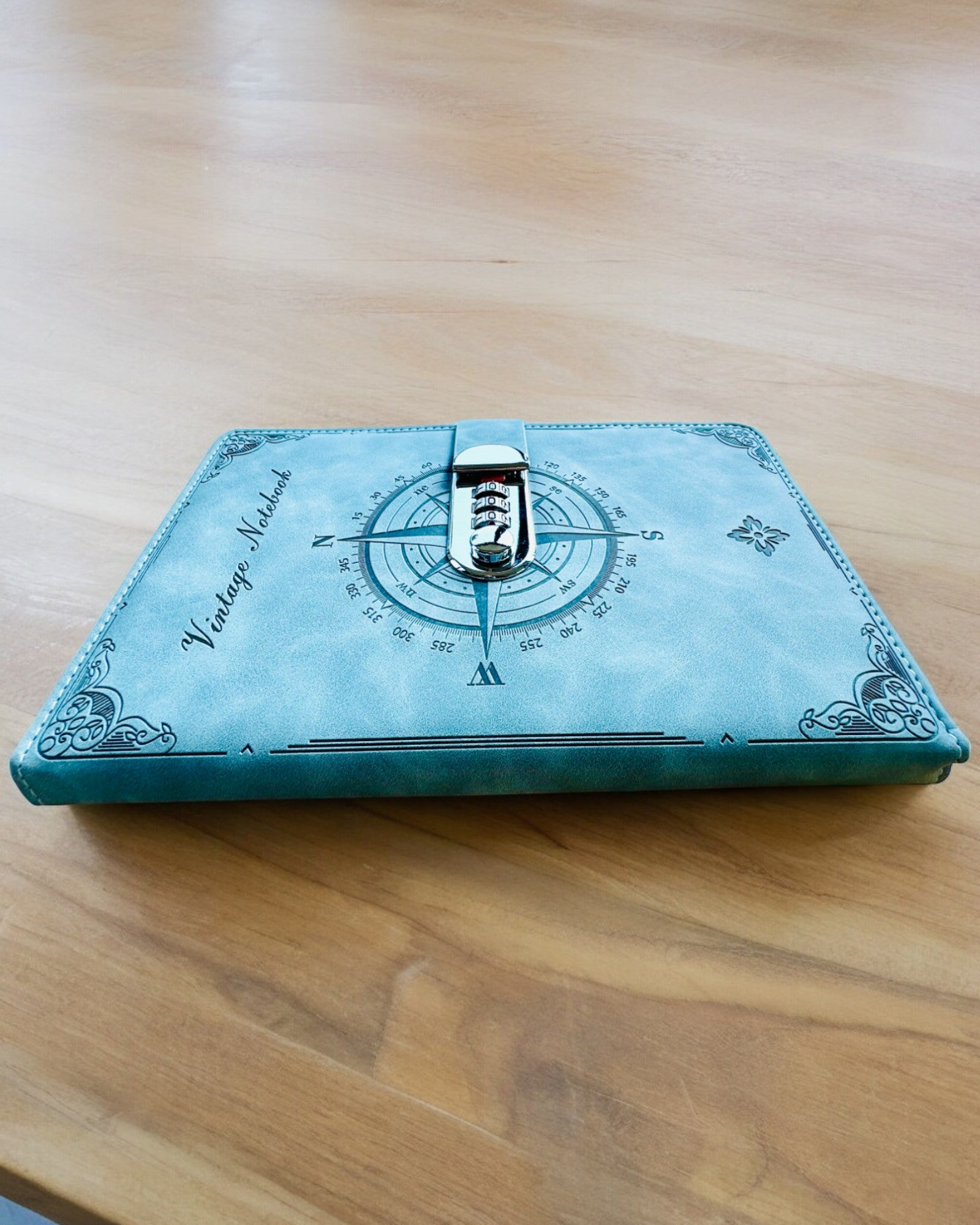 Tajný Zápisník A5 Vintage so zámkom na kód - Vyberte Si Svoj Štýl, personalizácia gravírovaním na darček