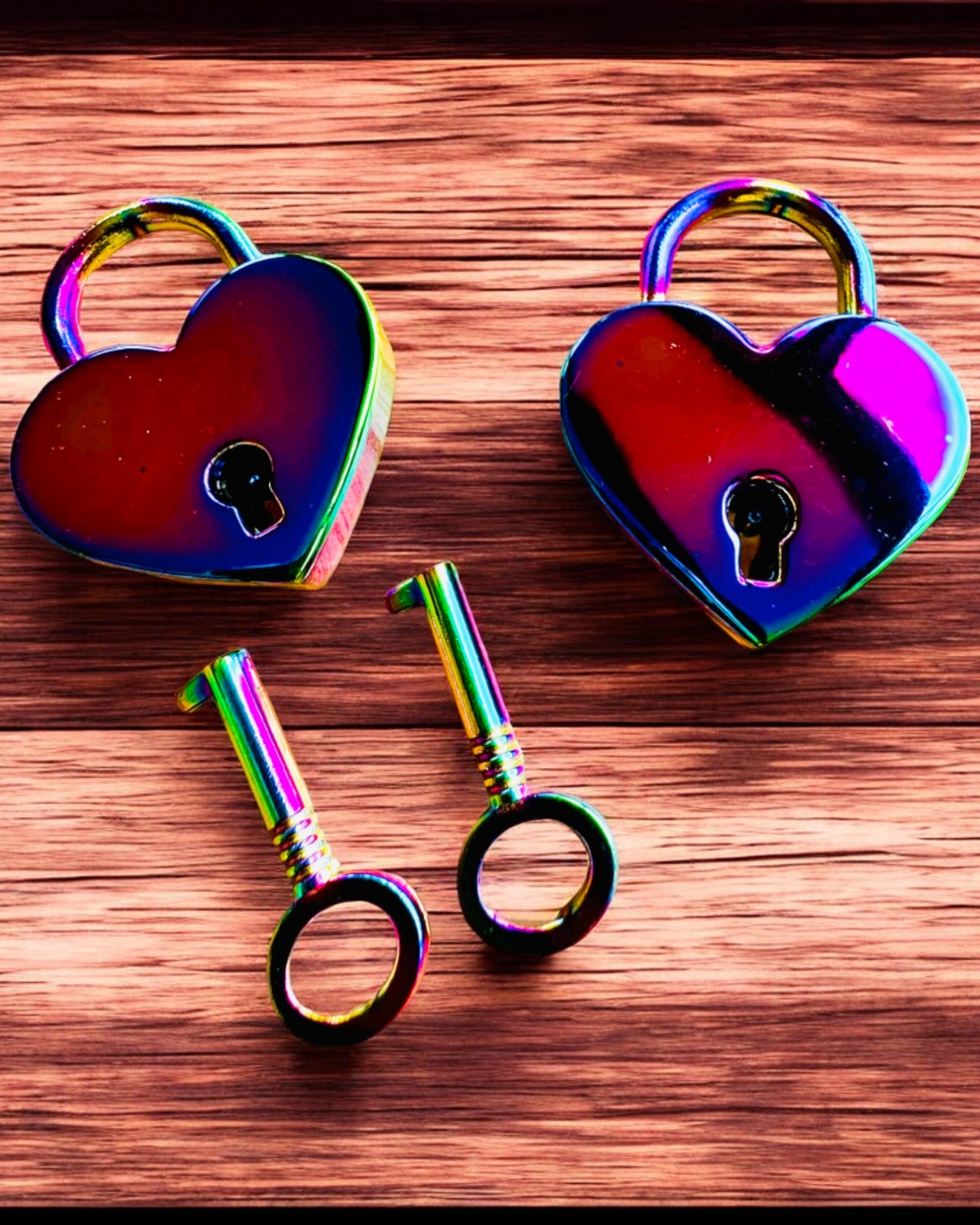 Milostné mini zámky Srdce DeLuxe, sada 2 zámkov s kľúčikmi, 6 variantov na výber, možnosť personalizácie gravírovaním ako darček