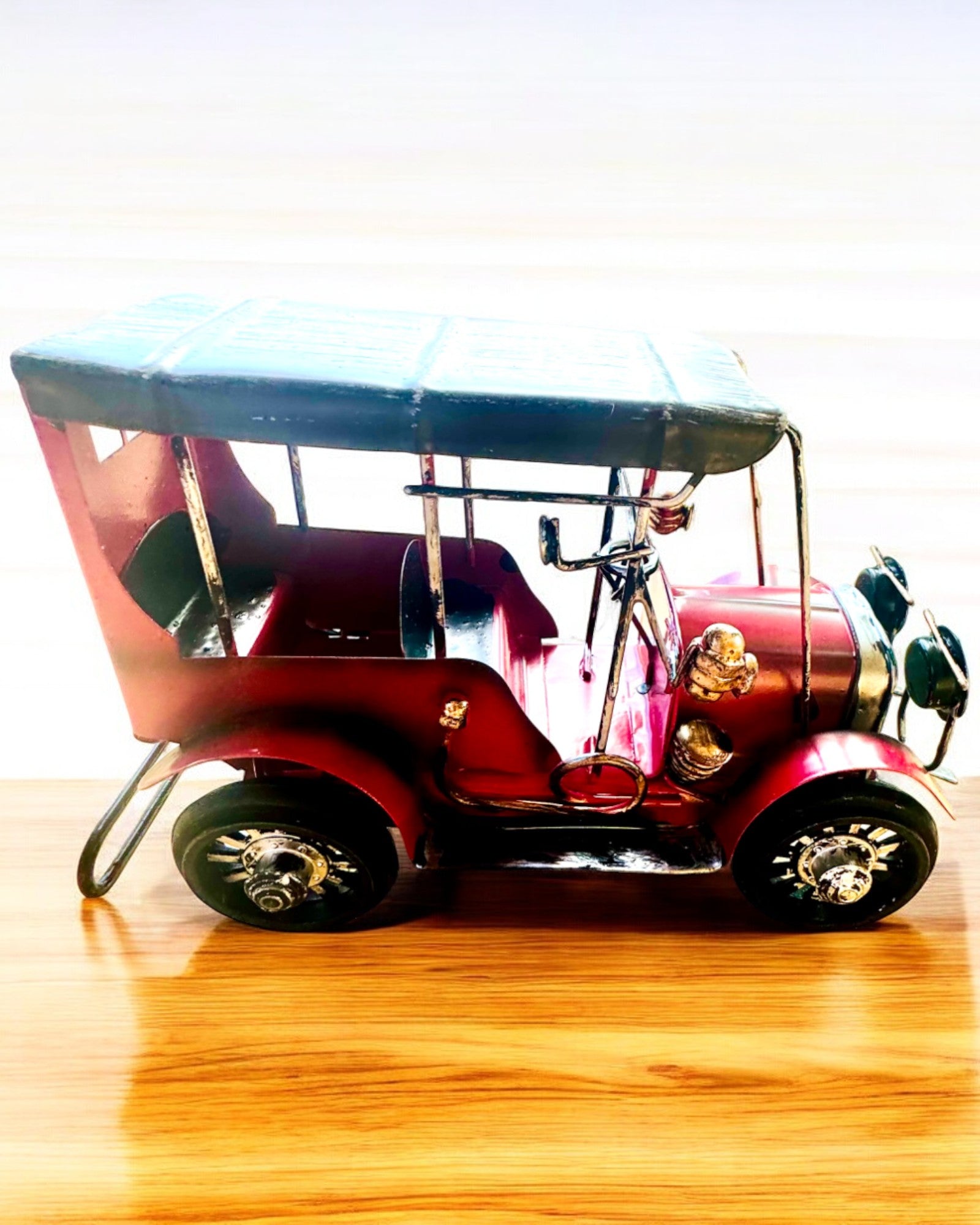 Klasický model auta Retro - tri varianty s možnosťou gravírovania ako darček