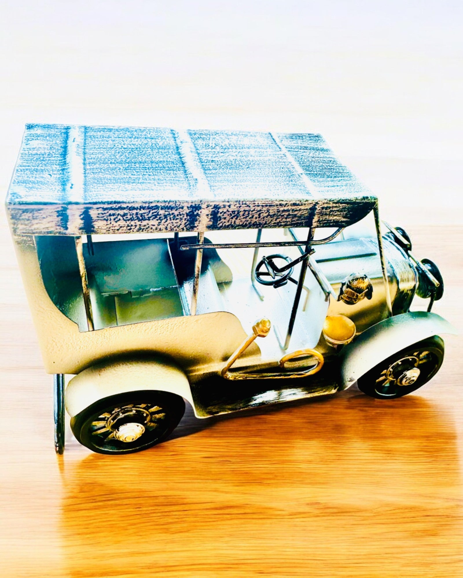 Klasický model auta Retro - tri varianty s možnosťou gravírovania ako darček