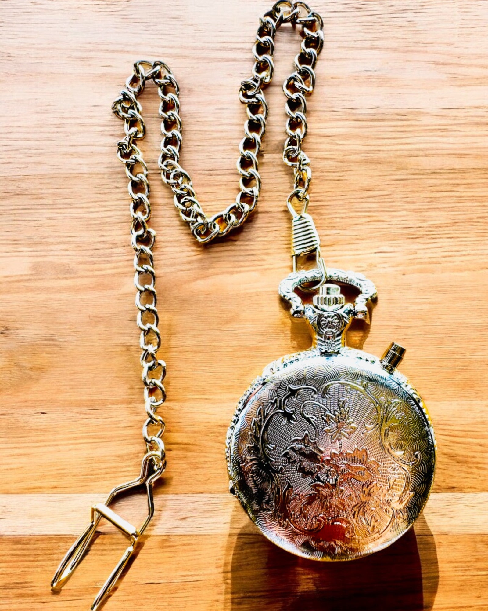 Vreckové hodinky „Motocyklový elegán 2“ – Gravírovanie na darček, 3 farebné varianty