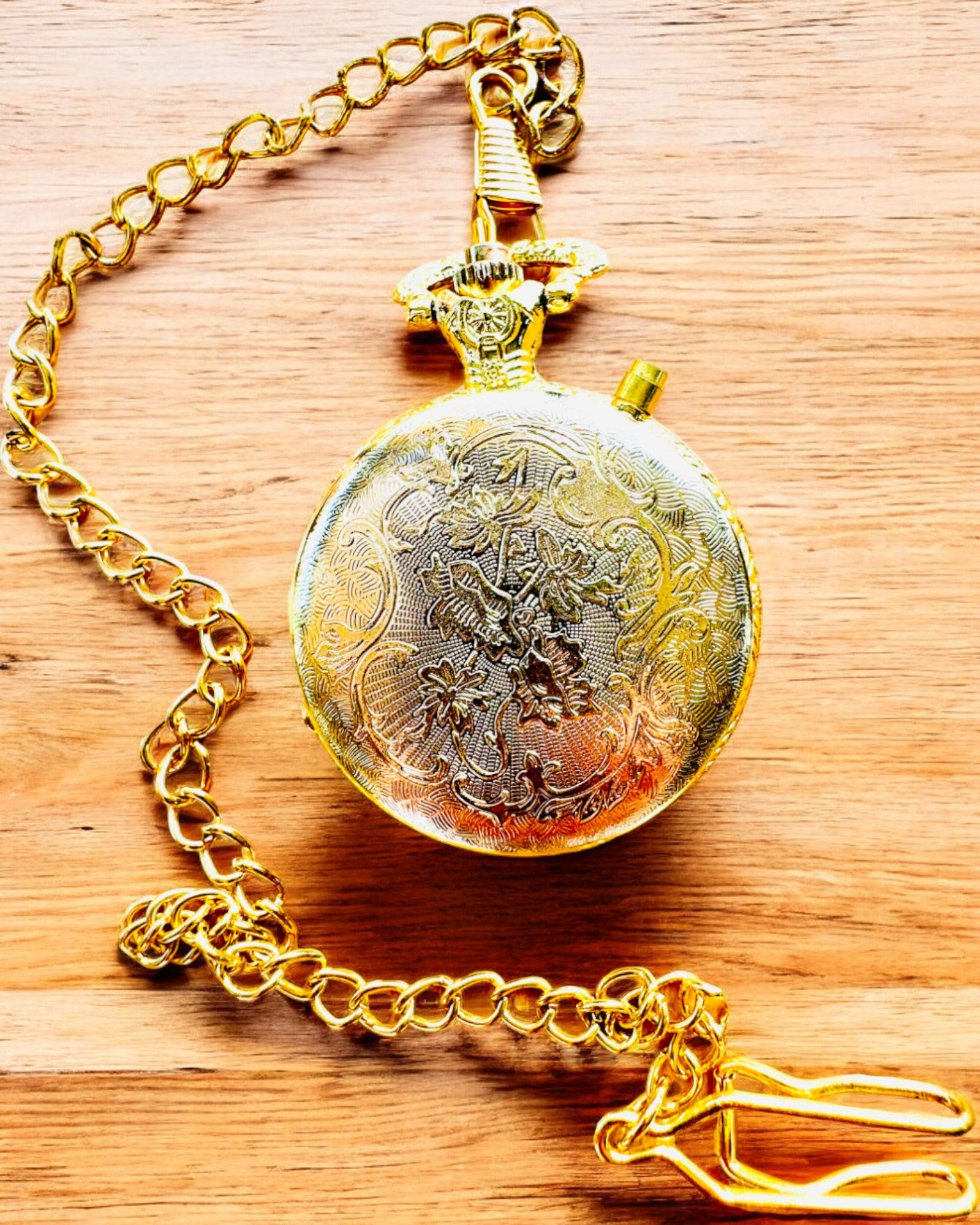 Vreckové hodinky „Motocyklový elegán 2“ – Gravírovanie na darček, 3 farebné varianty