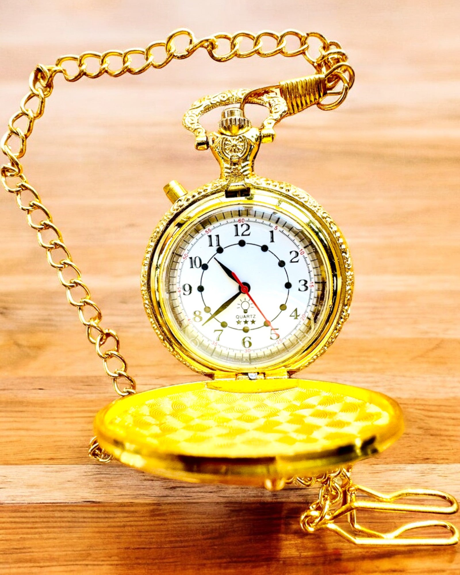 Vreckové hodinky „Motocyklový elegán 2“ – Gravírovanie na darček, 3 farebné varianty