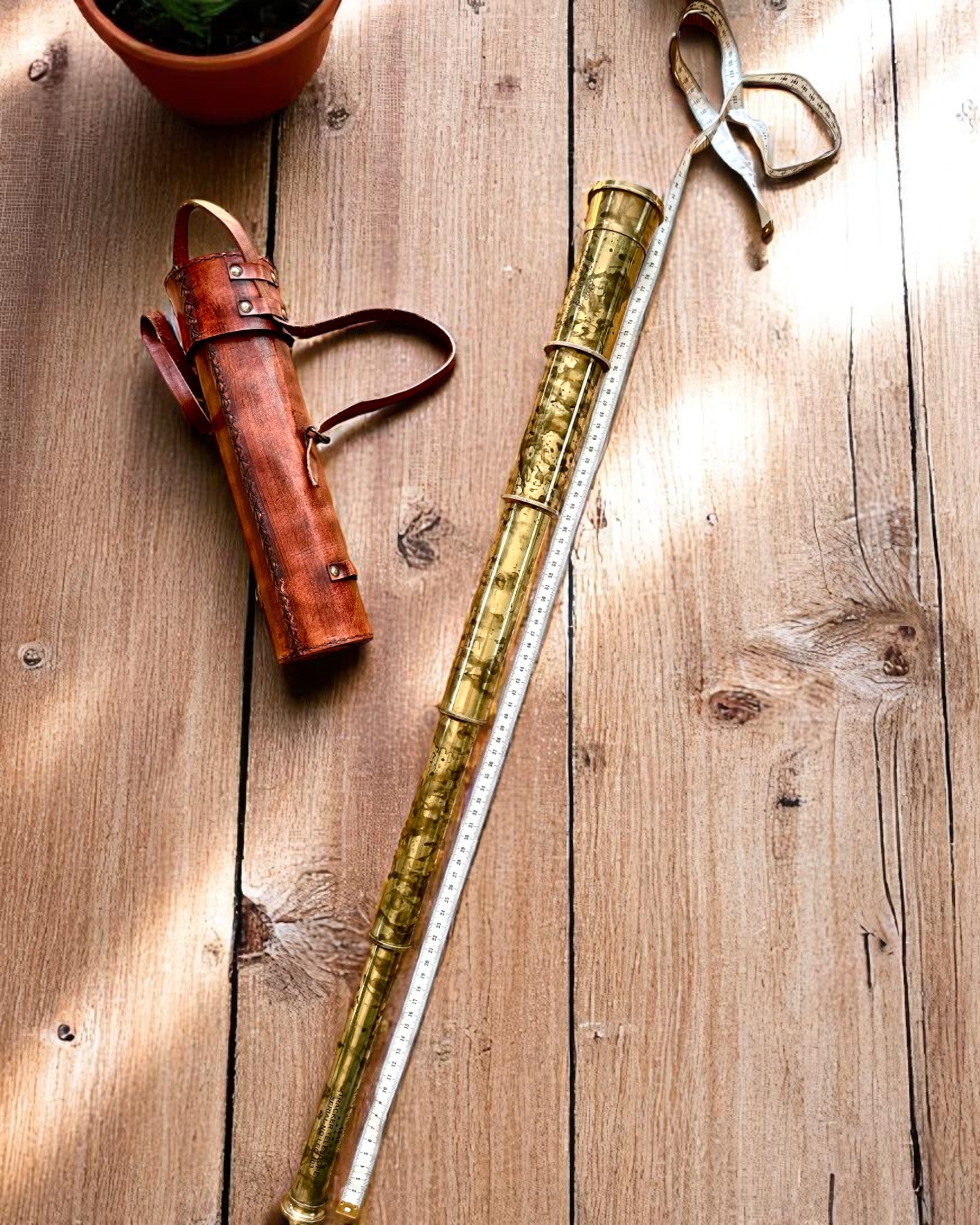 Kráľovský ďalekohľad „Voyager 1818” – Exkluzívny, mosadzný, 83 cm, ručne vyrobený, puzdro z pravej kože – Zberateľská edícia, personalizácia gravírovaním ako darček