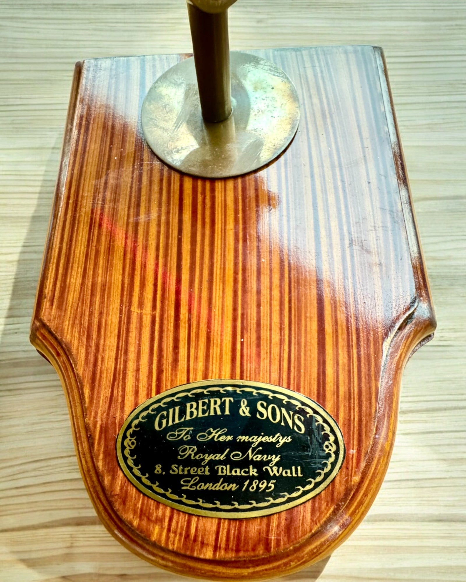 Remeselná lupa "Royal Magnifier" so stojanom a nastaviteľným držiakom - možnosť personalizácie gravírovaním na darček