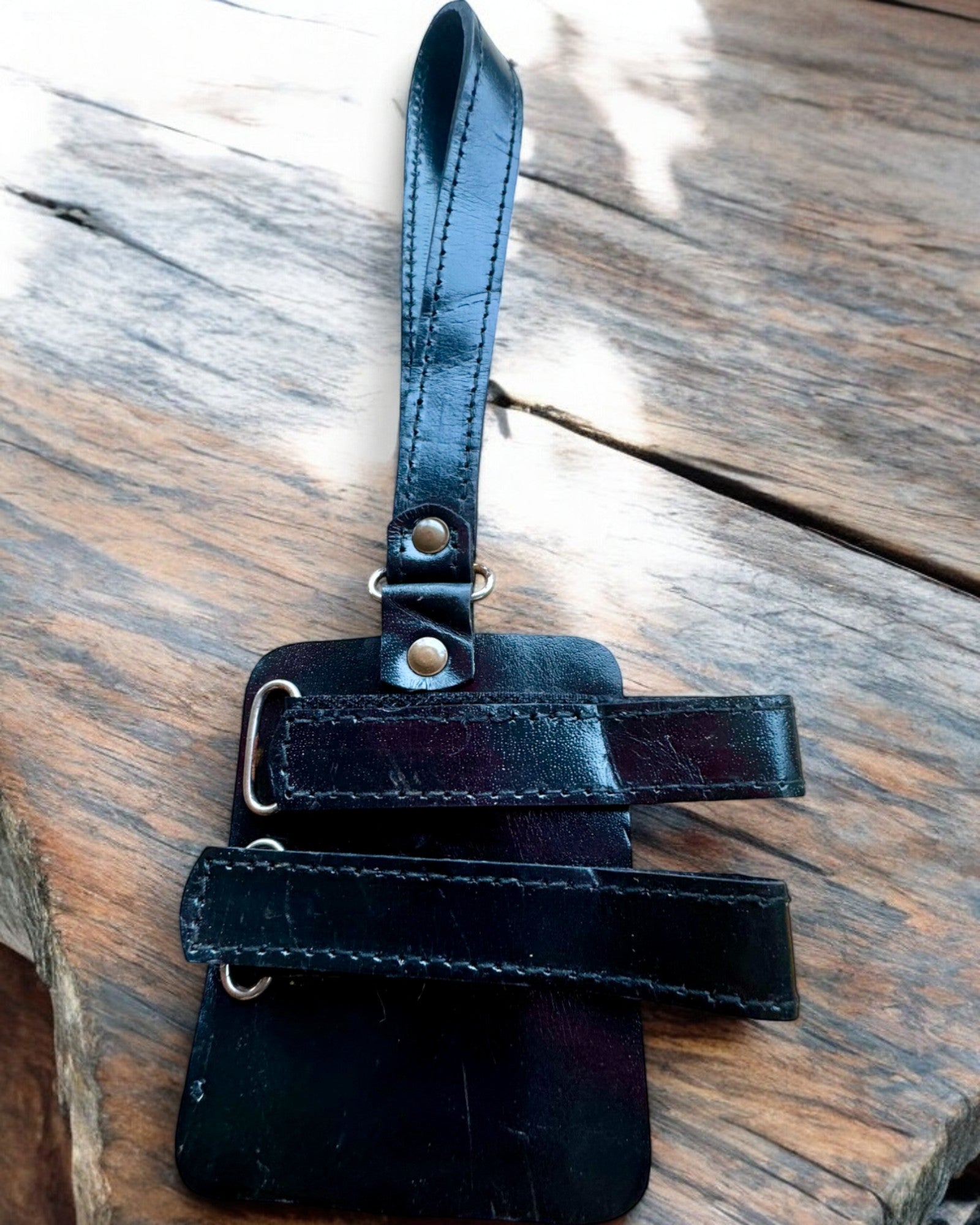 Puzdro Čierna Pantera na Palicu s Možnosťou Gravírovania - Ručne Vyrobené z Prírodnej Kože