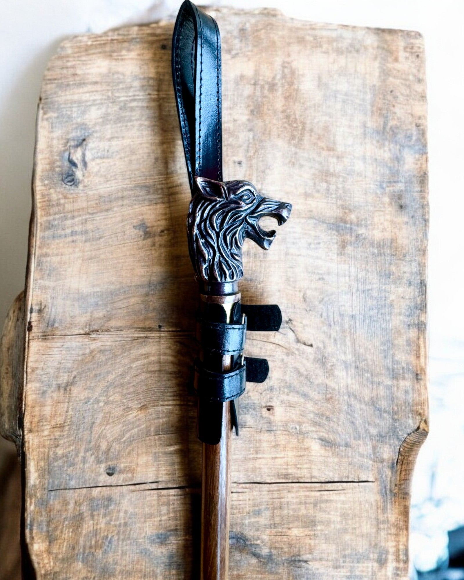 Puzdro Čierna Pantera na Palicu s Možnosťou Gravírovania - Ručne Vyrobené z Prírodnej Kože