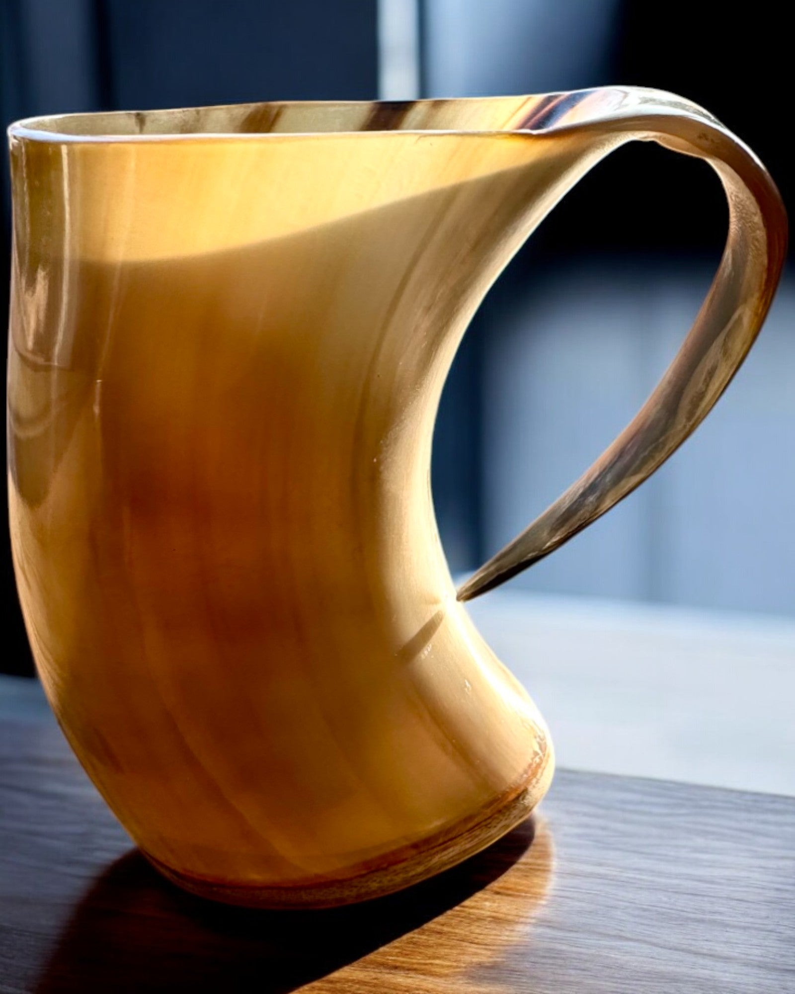 Kompaktný, 350 ml, Džbán Vyrezávaný Majstrovský kúsok s možnosťou personalizácie gravírovaním - 2 farebné varianty