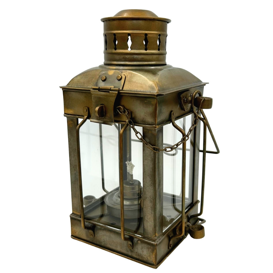 Retro oceľová petrolejová lampa LT608 vo farbe starenej mosadze s možnosťou gravírovania