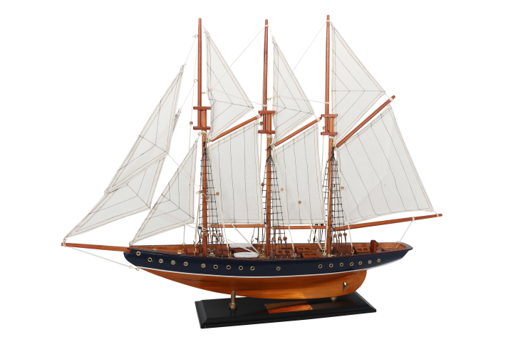 Model škunera Atlantic 72cm - replika legendárnej lode s možnosťou personalizácie gravírovaním - ideálny darček pre milovníkov jachtingu - vyrobený z dreva s látkovými plachtami