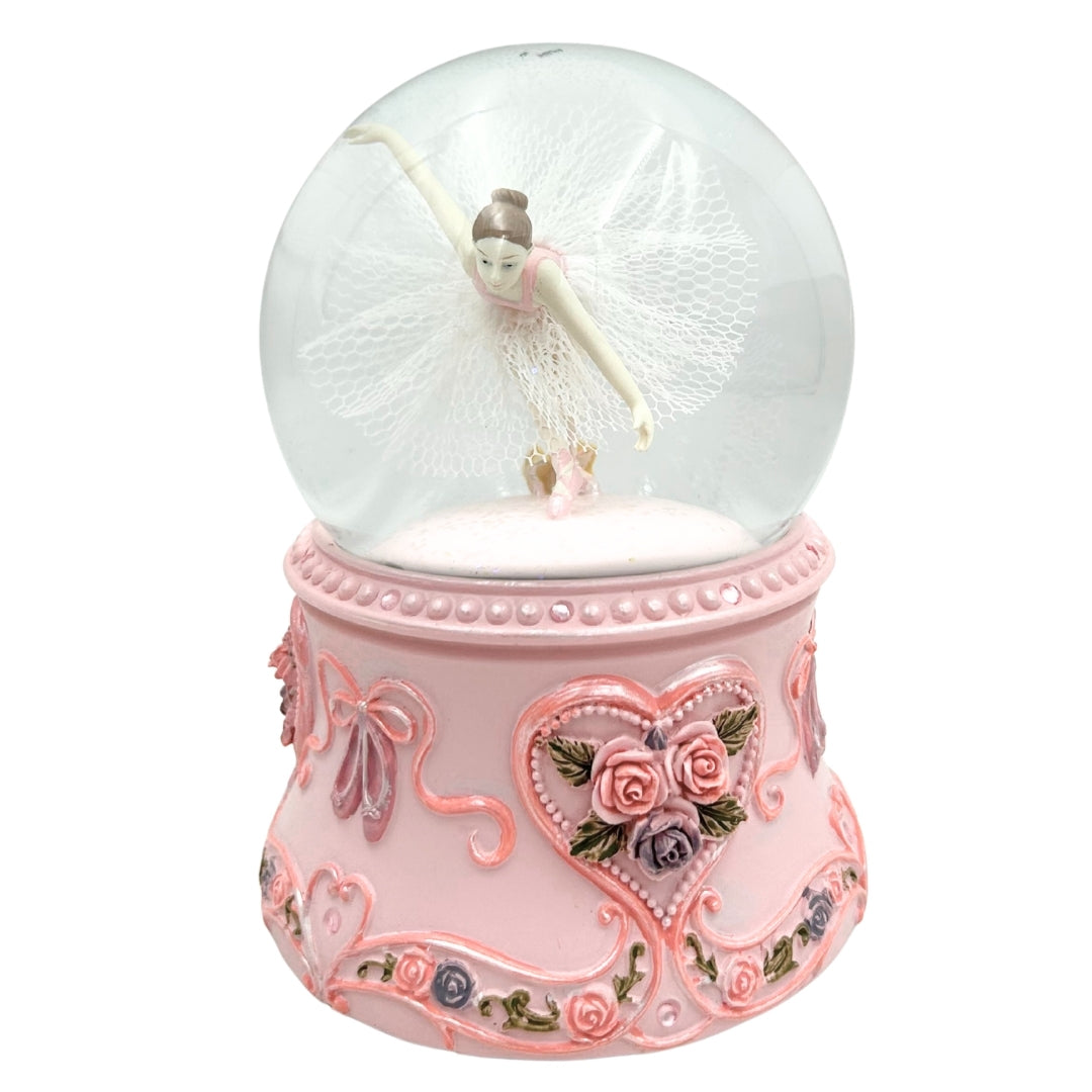 Tancujúca baletka v sklenenej guli 15cm s personalizovaným gravírovaním - elegantná hracia skrinka s pastelovou základňou a melódiou Labutie jazero