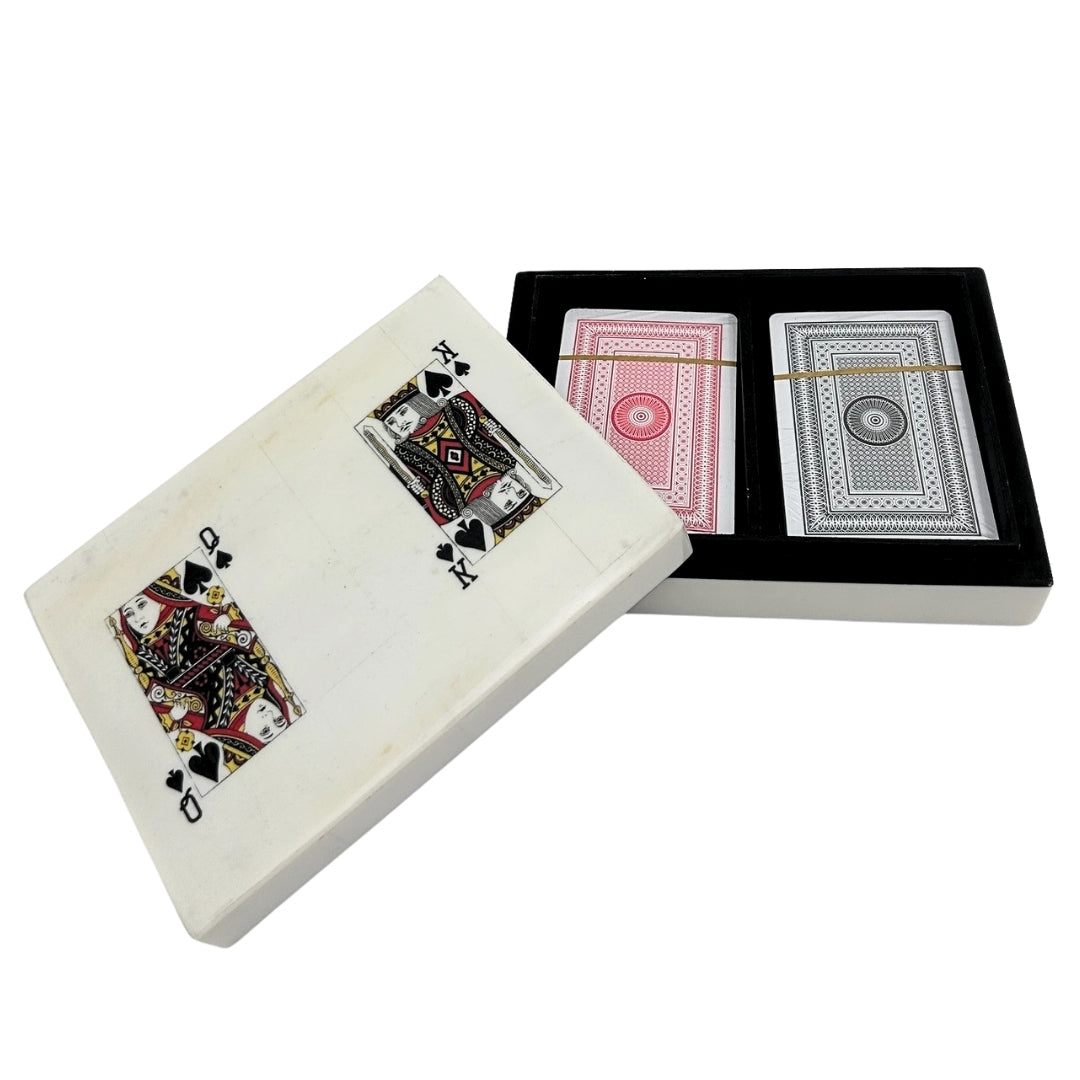 Elegantná súprava dvoch balíčkov kariet v škatuľke zo živice s možnosťou personalizácie gravírovaním
