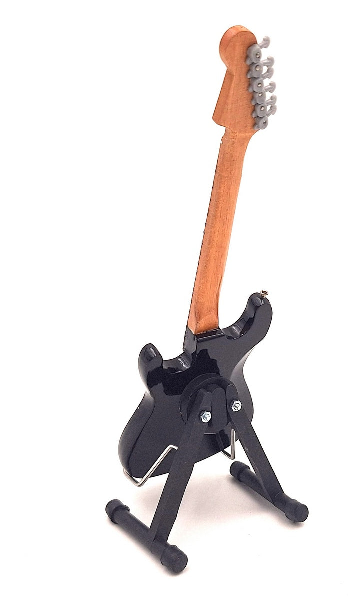 Mini gitara inšpirovaná Kurtom Cobainom s možnosťou personalizácie gravírovaním, ručne vyrobená z mahagónového dreva, čierna/biela, výška 27,5 cm