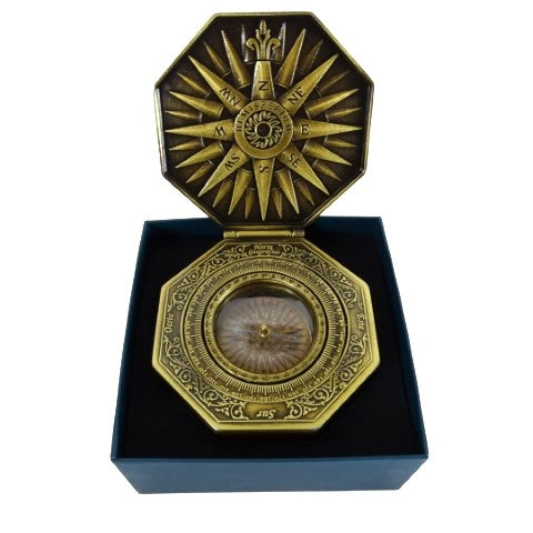 Exkluzívny magnetický kompas Cardan H43 z mosadze a dreva s personalizovaným gravírovaním
