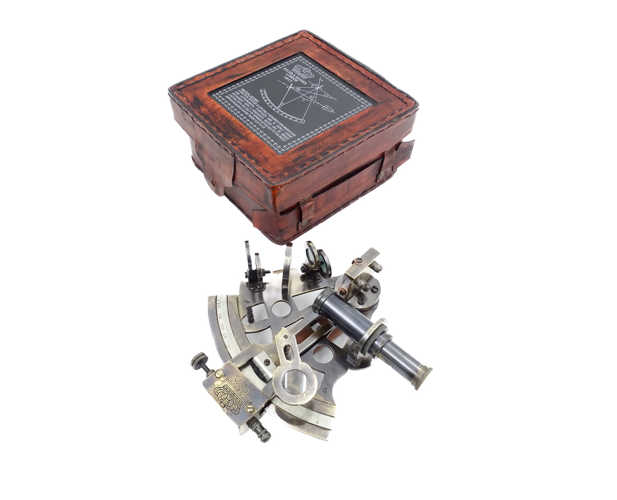 Sekstant Mosiężny z Grawerem w Skórzanym Pudełku - Replika z 1917 roku, Idealny na Prezent dla Żeglarzy i Astronomów, Wymiary 13x12x6 cm, Antyk, Materiał: Mosiądz i Szkło