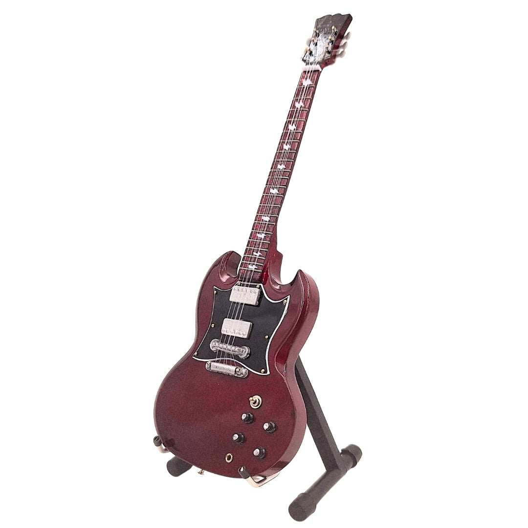 Mini gitara AC/DC Angus Young MGT-0567 s možnosťou personalizácie gravírovaním, ideálna ako darček, ručne vyrobená z mahagónového dreva, hnedá, výška 27,5 cm