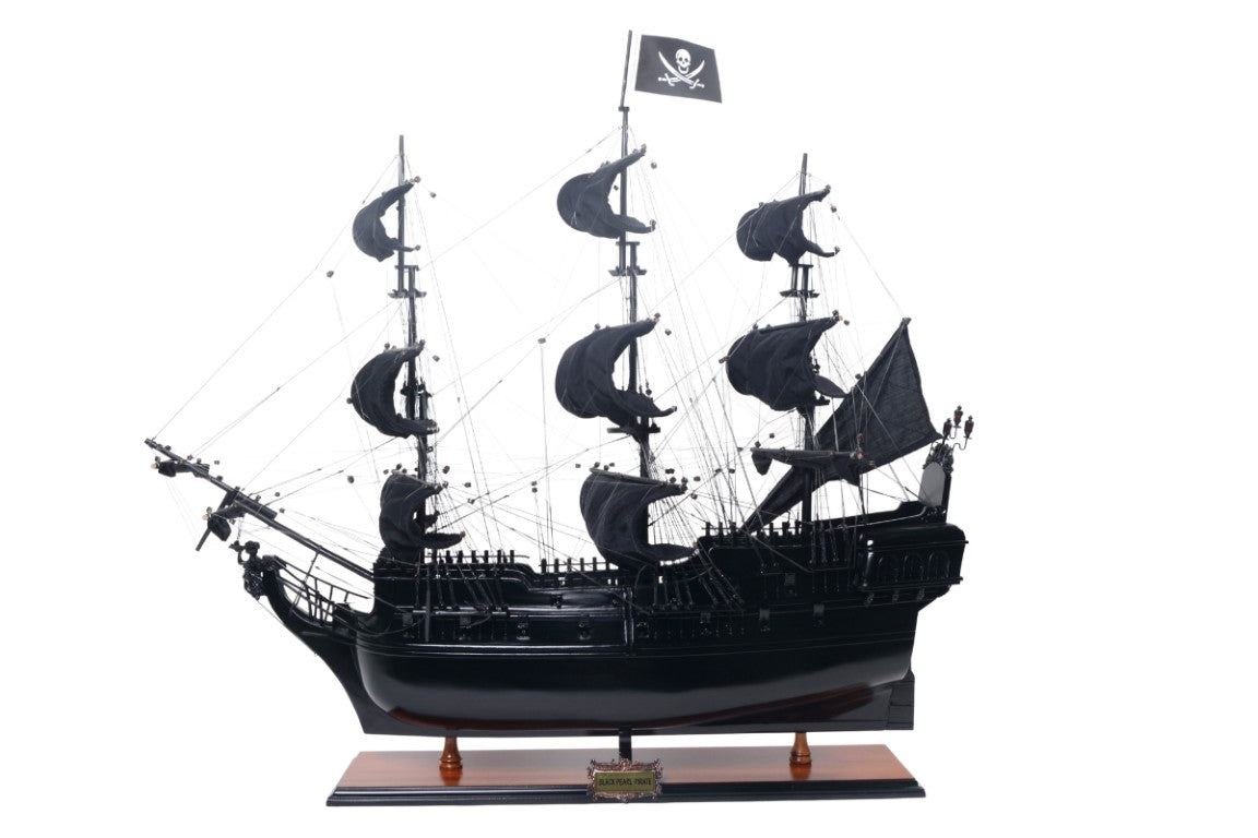 Model pirátskej lode Čierna perla BP80R s možnosťou personalizácie gravírovaním, dĺžka 89 cm, exkluzívny darček na každú príležitosť, umelecké remeslo, drevený podstavec