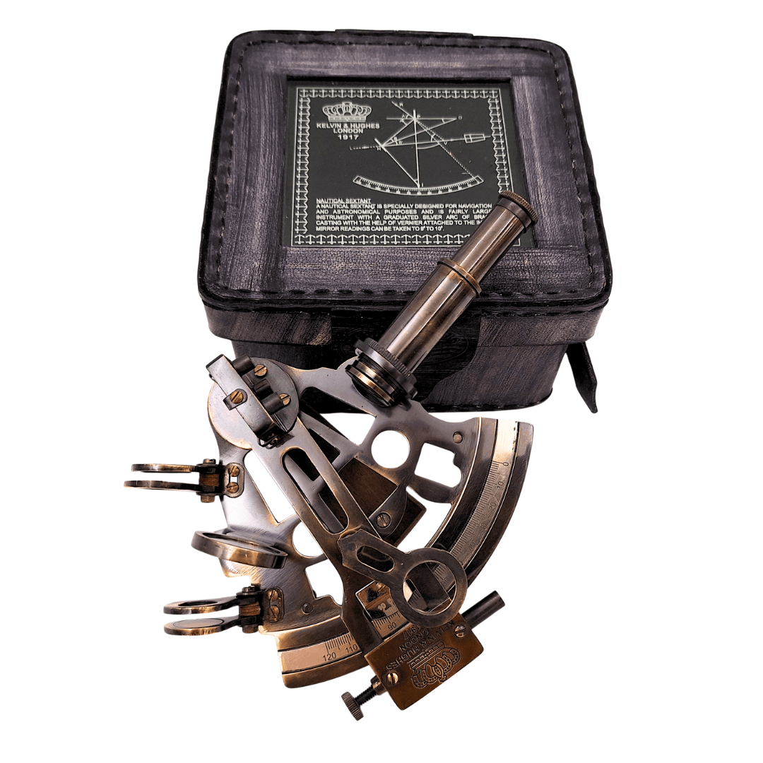 Mosadzný sextant s personalizovaným gravírovaním v koženom puzdre