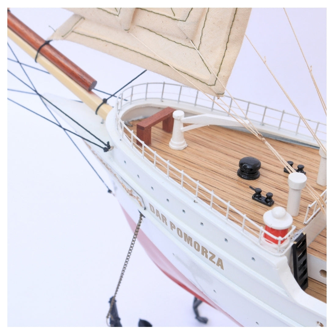 Ekskluzywny model żaglowca Dar Pomorza 82 cm z możliwością personalizacji grawerem