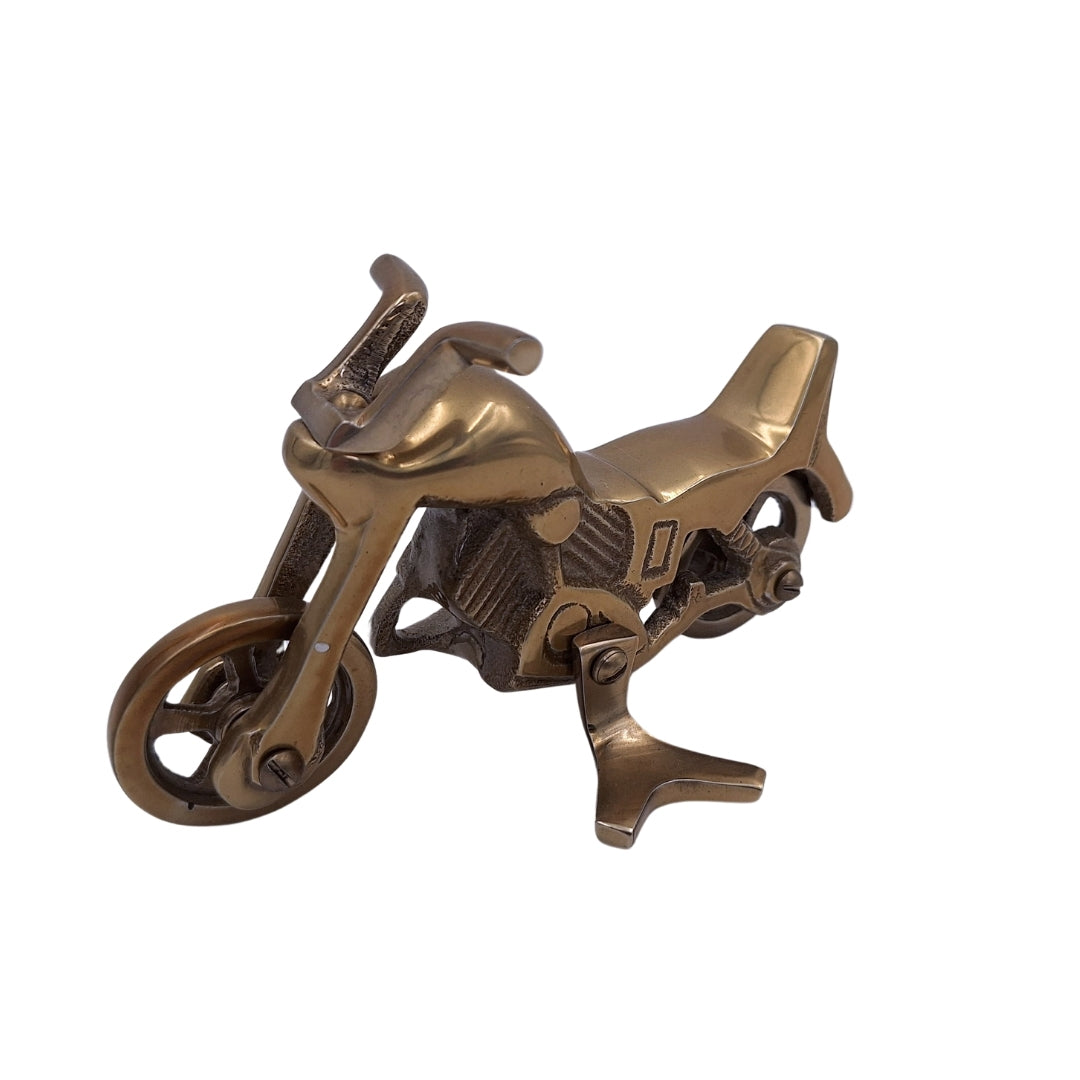 Kovový model motocykla N-2960 z hliníka v antickej mosadzi – personalizované gravírovanie na darček, rozmery 17,5 x 10 cm