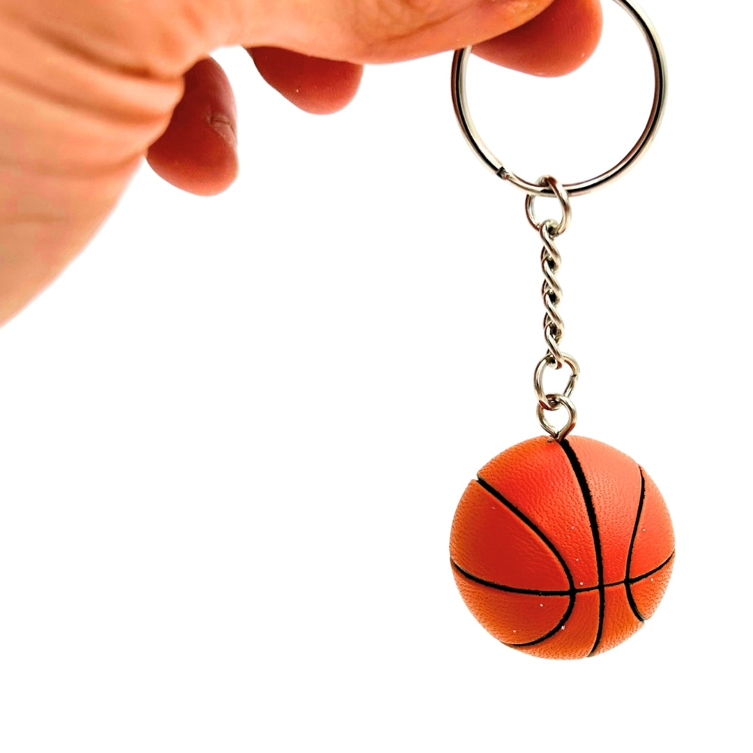 Prívesok na kľúče basketbal s personalizovaným gravírovaním