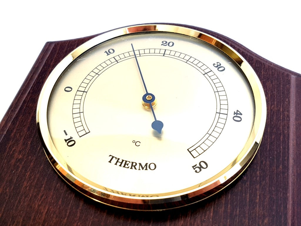 Meteorologická stanica Fischer 9176-22 s barometrom, vlhkomerom a teplomerom v mosadznom ráme na mahagónovej základni s možnosťou personalizácie gravírovaním