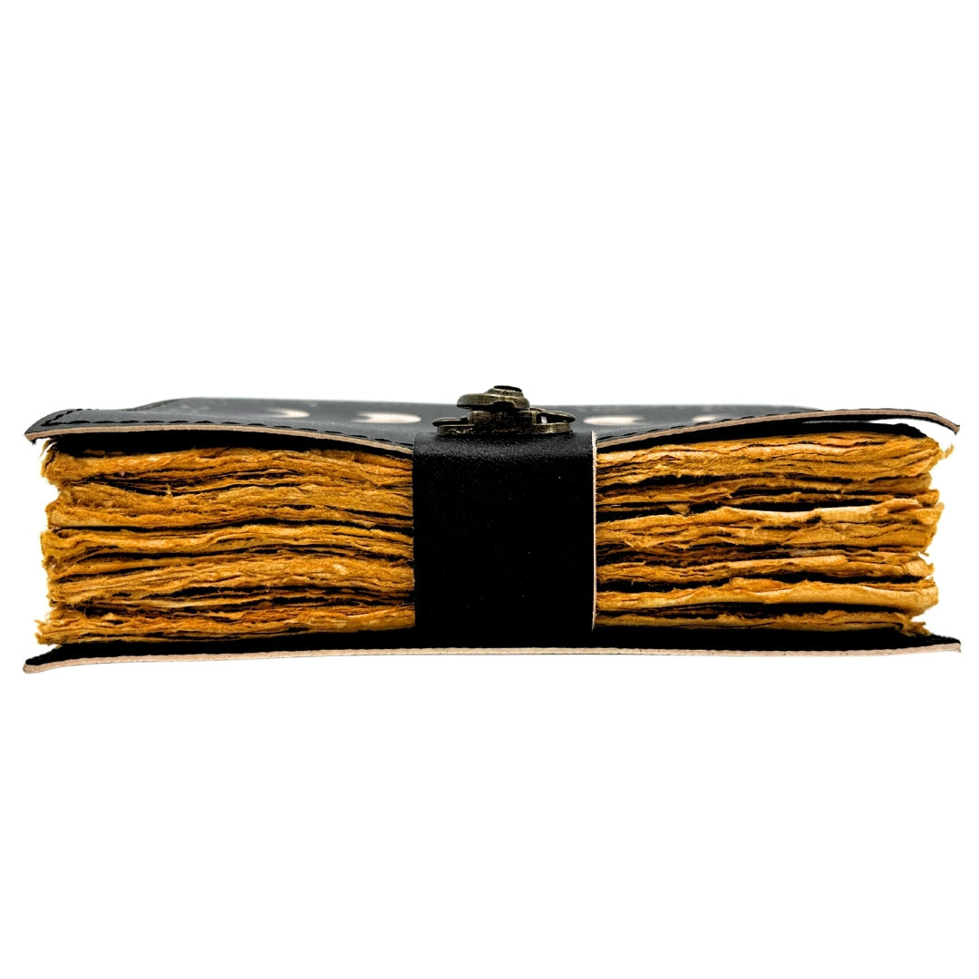 Retro kožený zápisník s fázami Mesiaca a gravírovaním