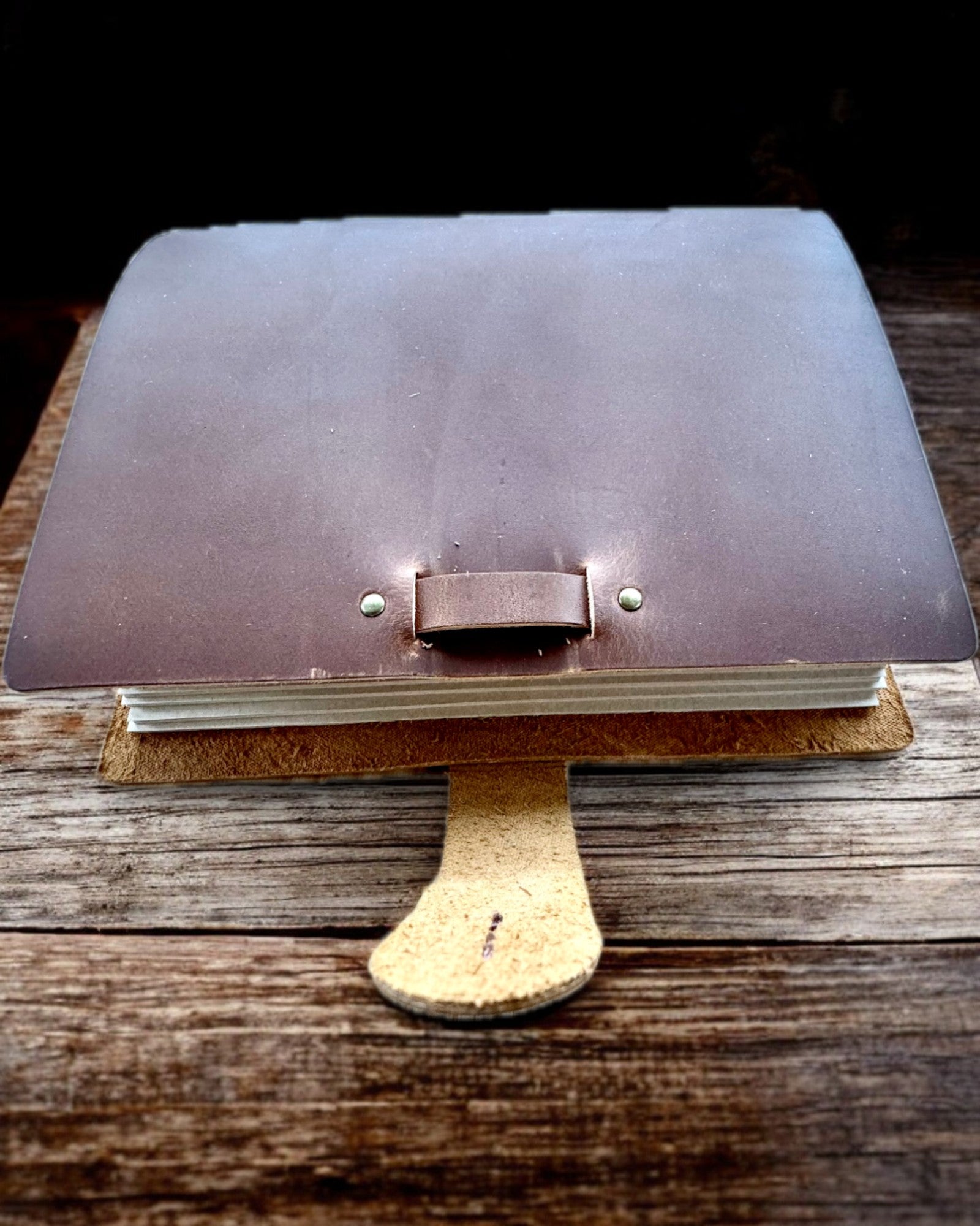 Notatnik Premium "RetroNotes" – Elegancki notes z Prawdziwej Skóry - 200 stron, 120g, notes, szkicownik, kolor brązowy, personalizacja grawerem