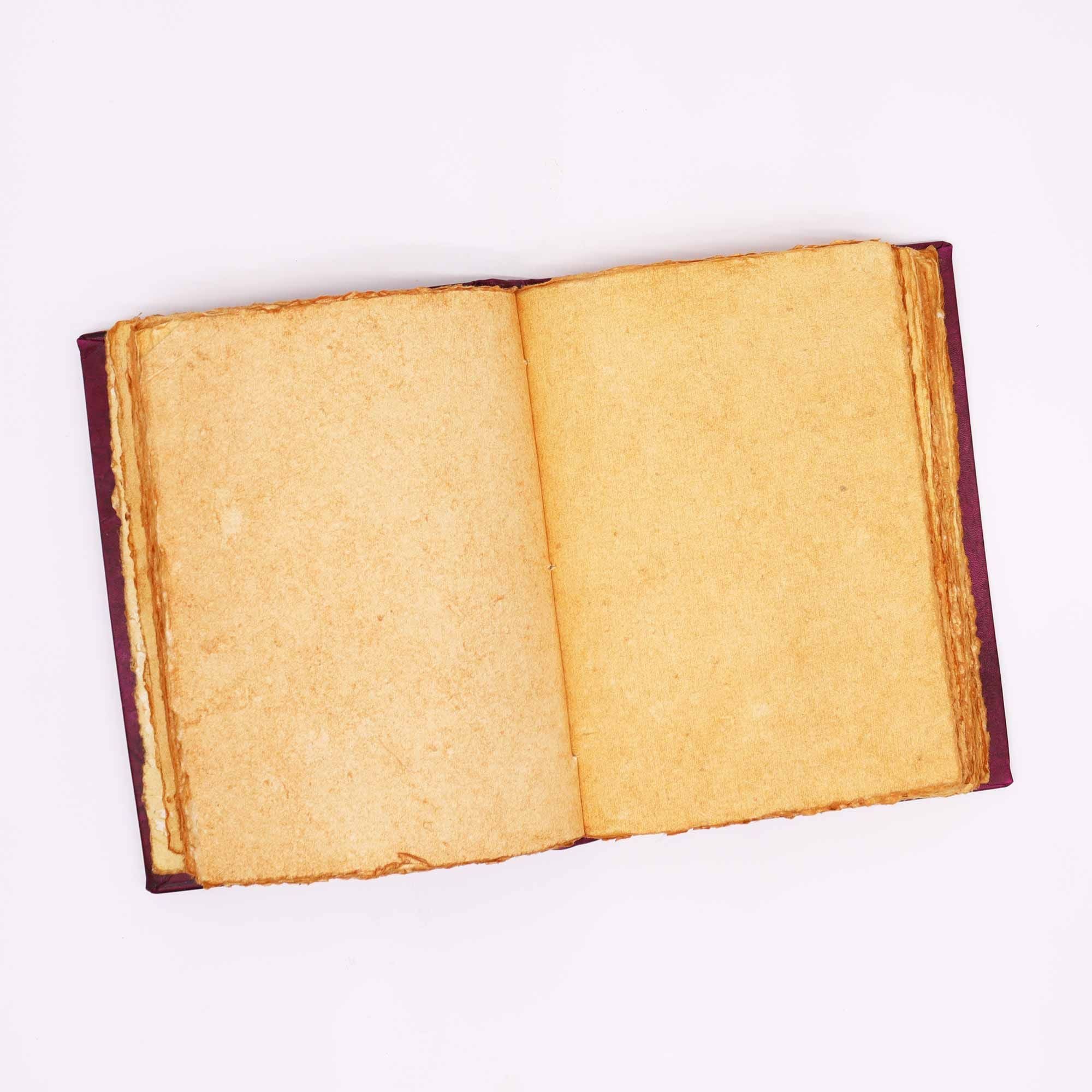 Hefty Red Tan Book s dekoráciou Hamsa