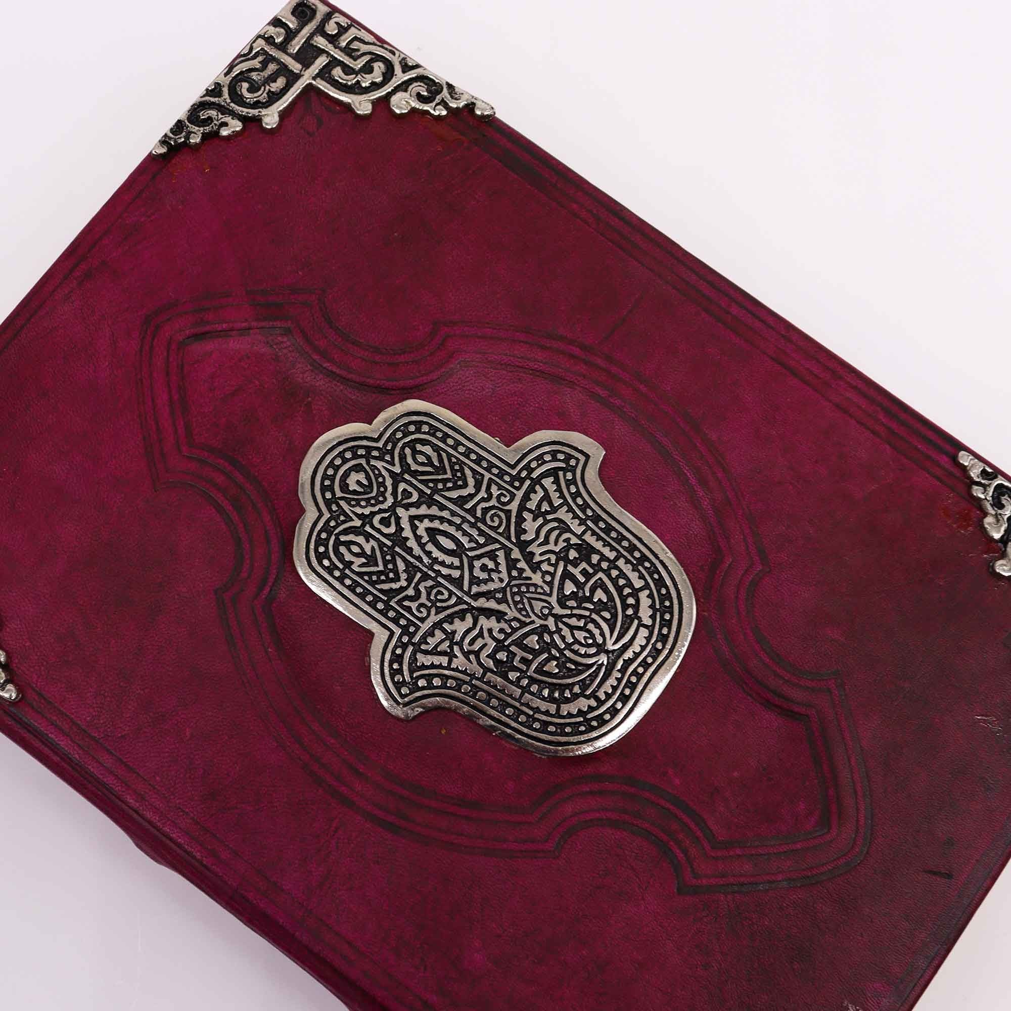 Hefty Red Tan Book s dekoráciou Hamsa